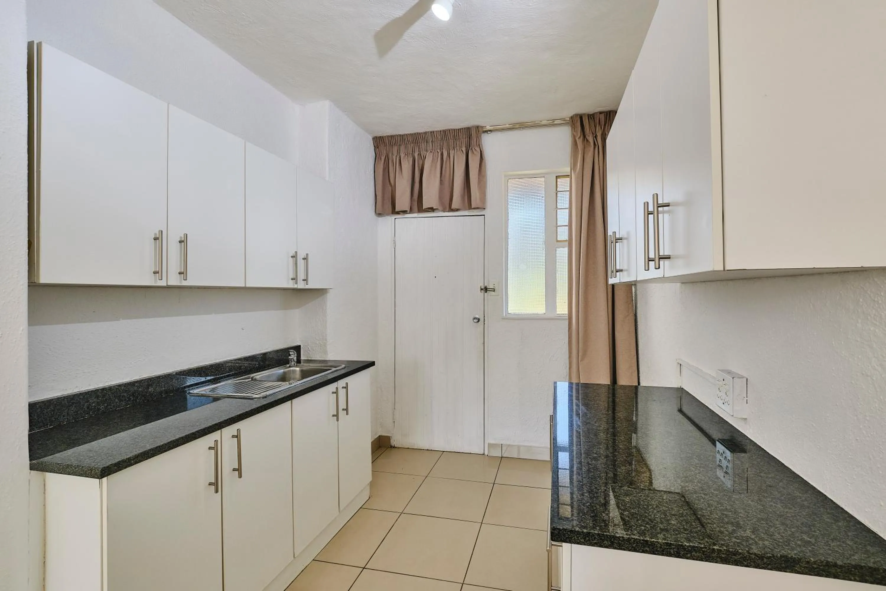 Inn & Out Sandton Park