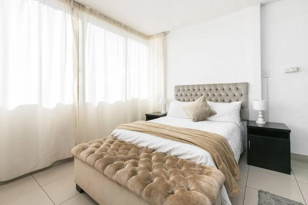 Bed in Inn & Out Sandton Park