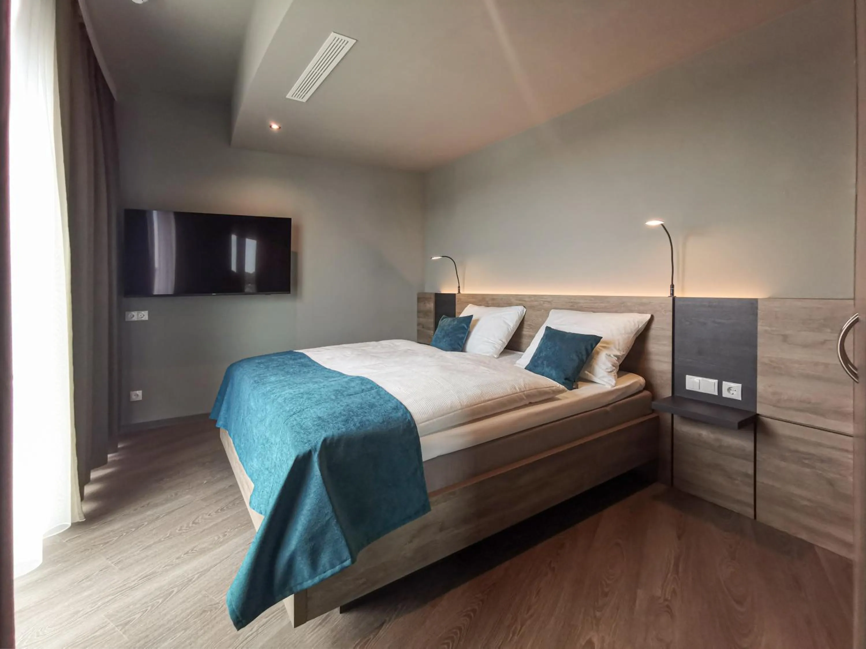 Photo of the whole room, Bed in H24 Stadthotel Bernau