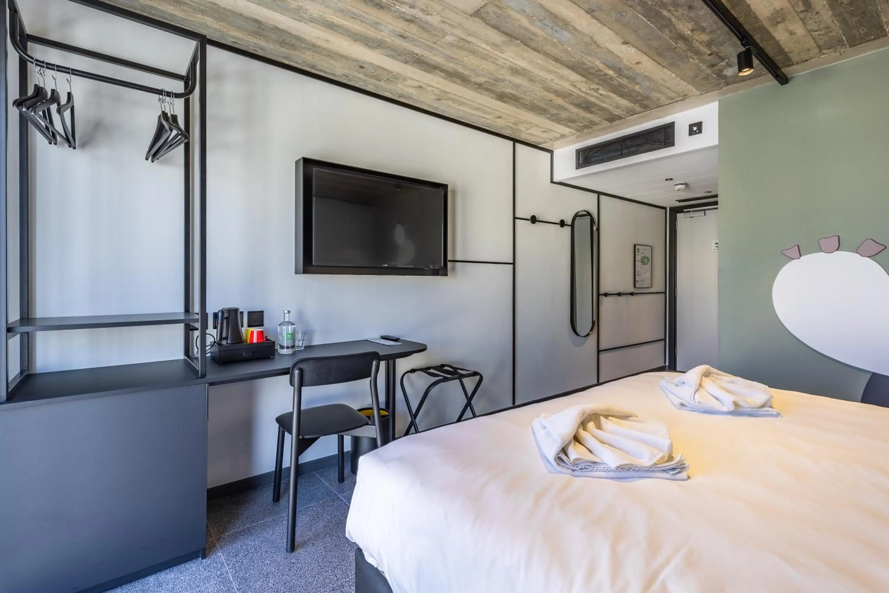 TV and multimedia, Bed in ibis Styles ST Pauls Bay Malta