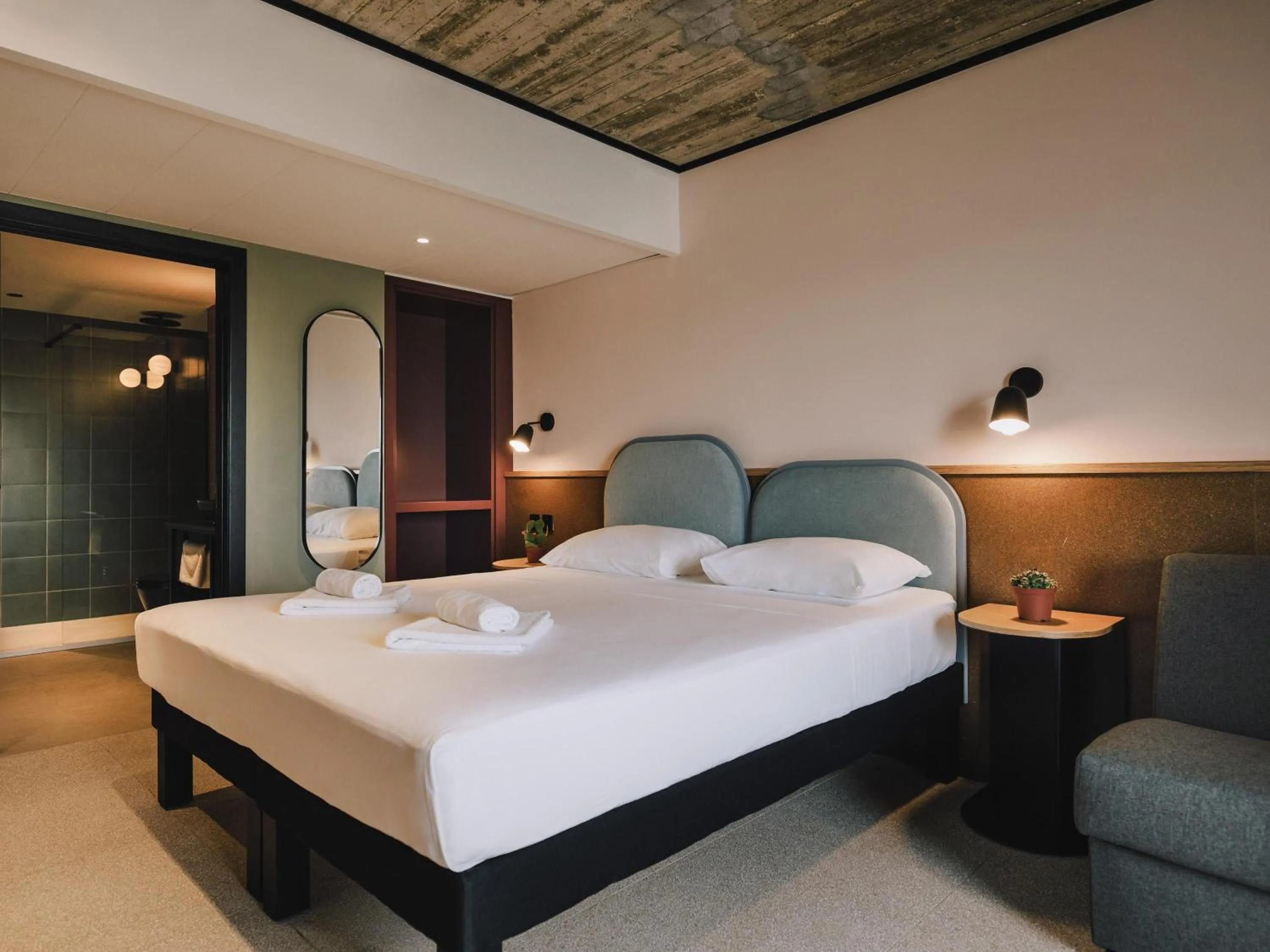 Bedroom, Bed in ibis Styles ST Pauls Bay Malta