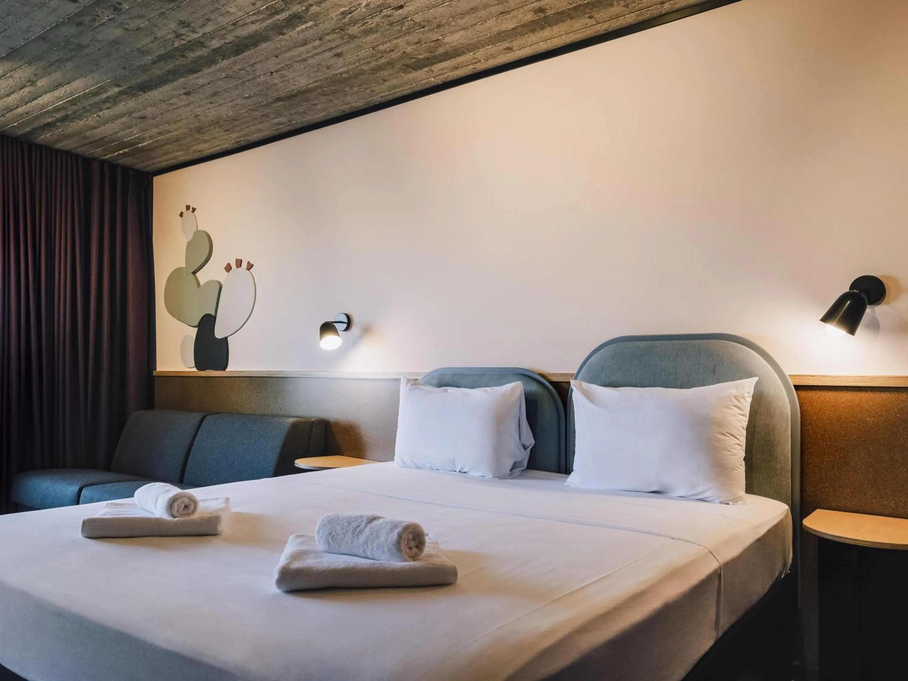 Bedroom, Bed in ibis Styles ST Pauls Bay Malta