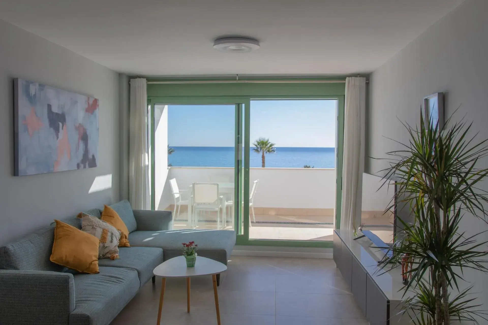 Precioso apartamento frente a la playa con piscina Precioso apartamento frente a la playa con piscina