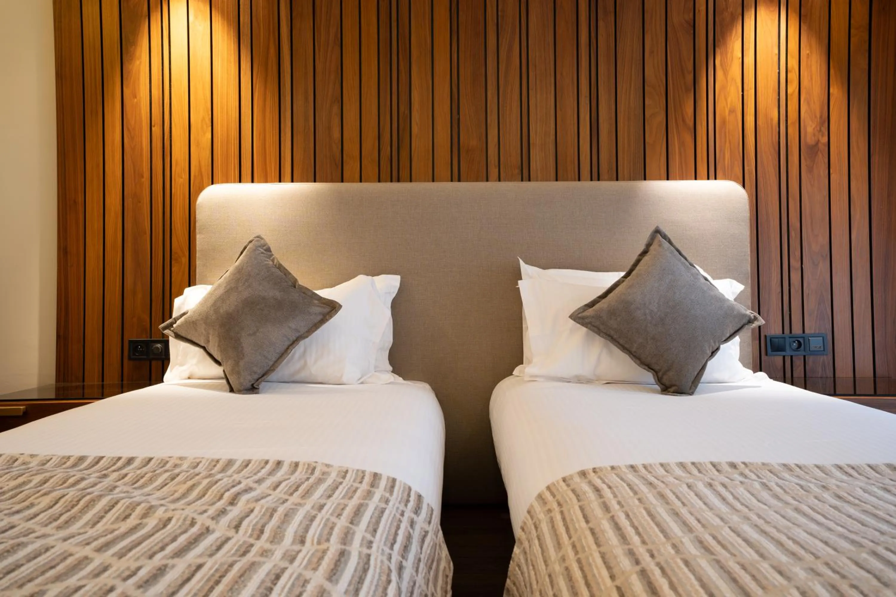 Bed in Longue vie Hotels