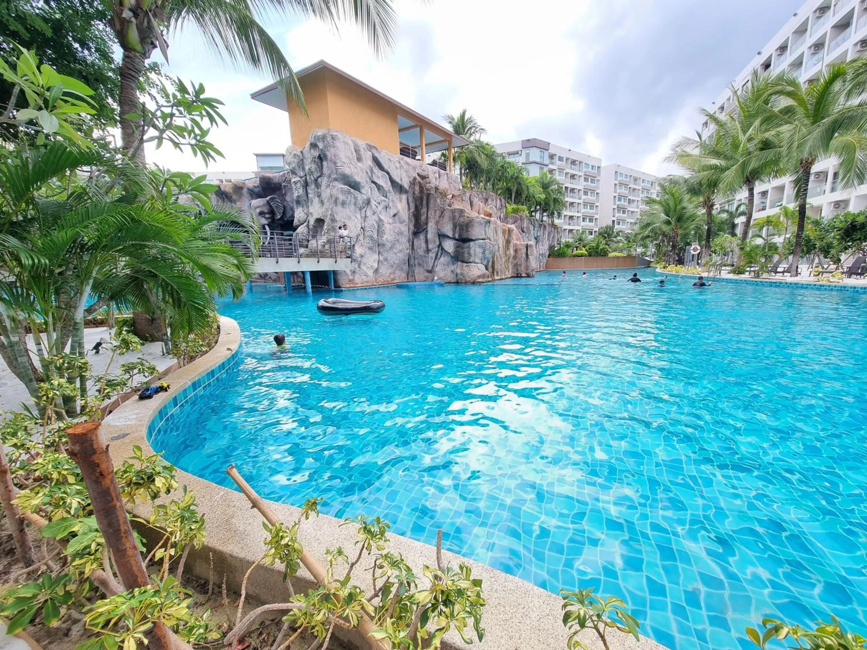 Laguna beach condo resort 3 maldives pattaya pool view ลากูน่า บีช คอนโด รีสอร์ต 3 พัทยา