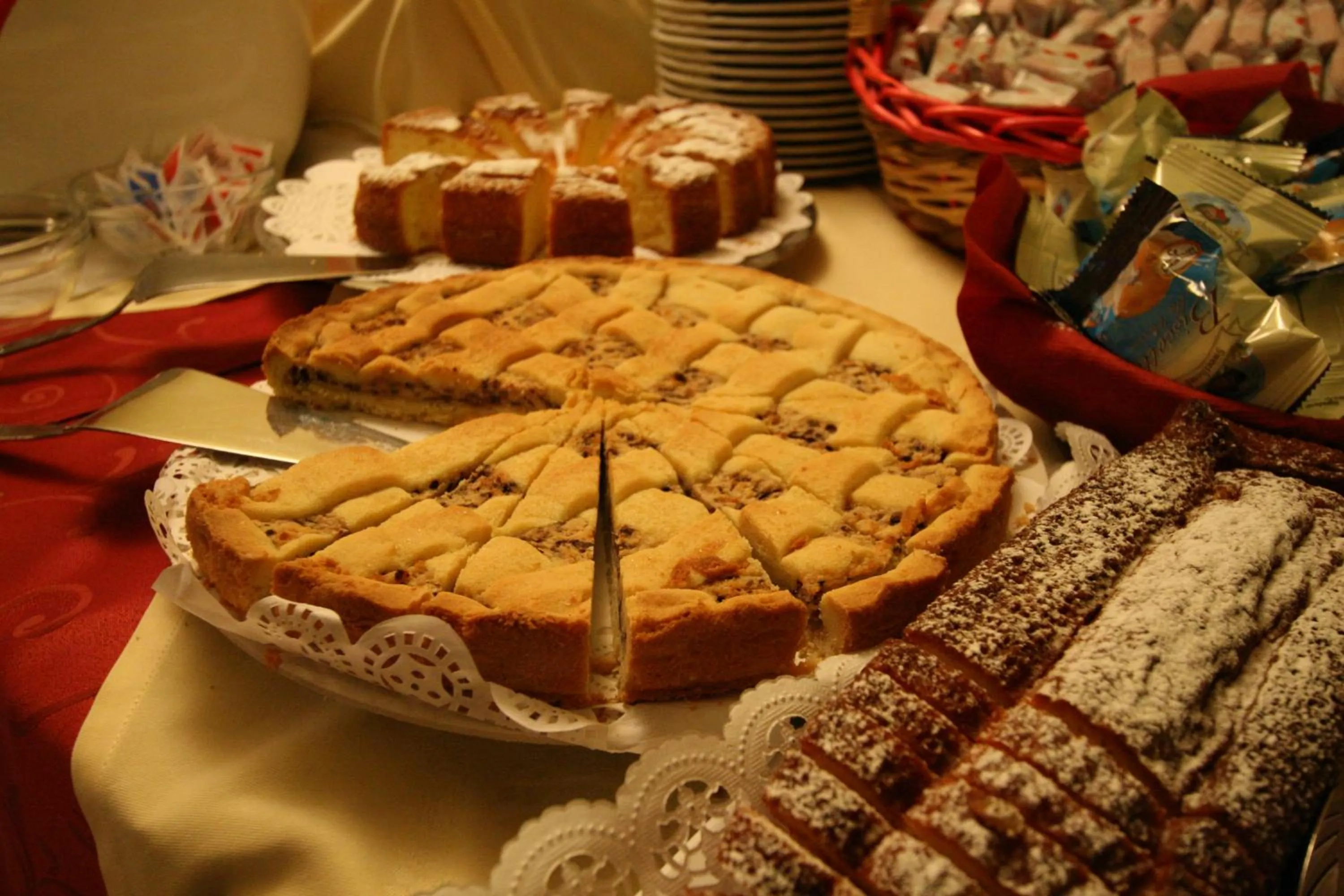 Buffet breakfast in Hotel lo Stambecco