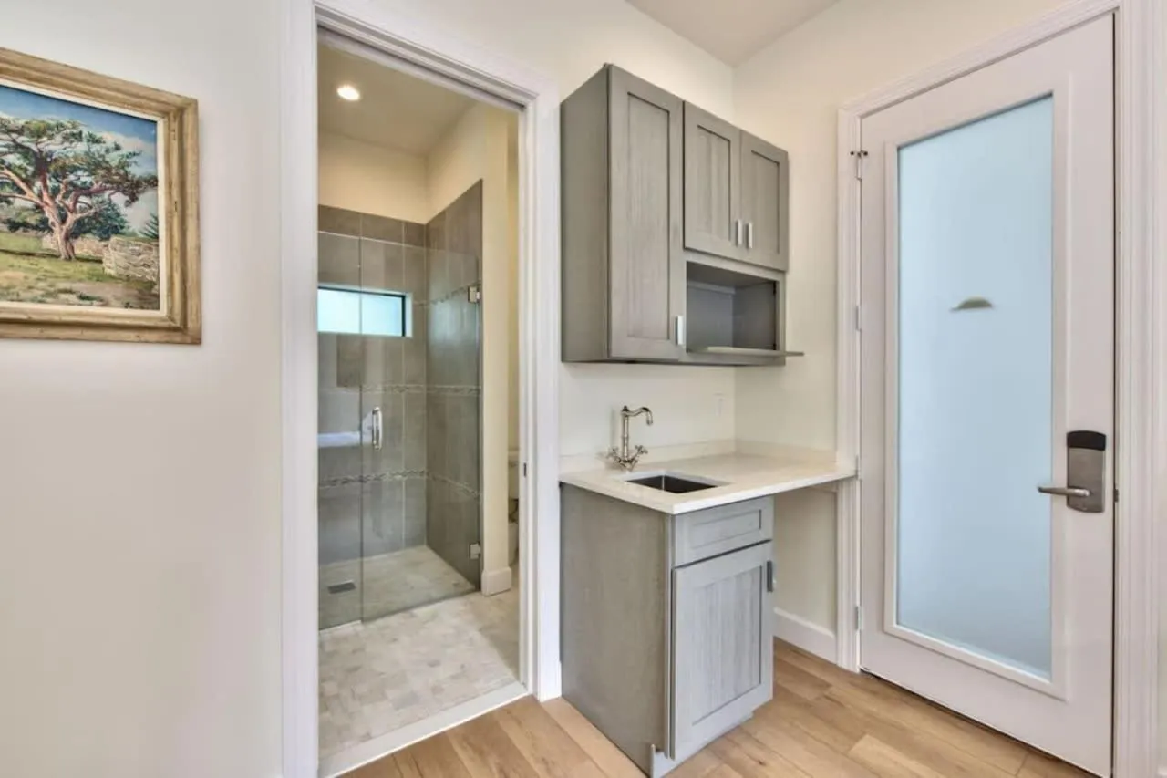 Kitchen or kitchenette in Sorrento Cabana