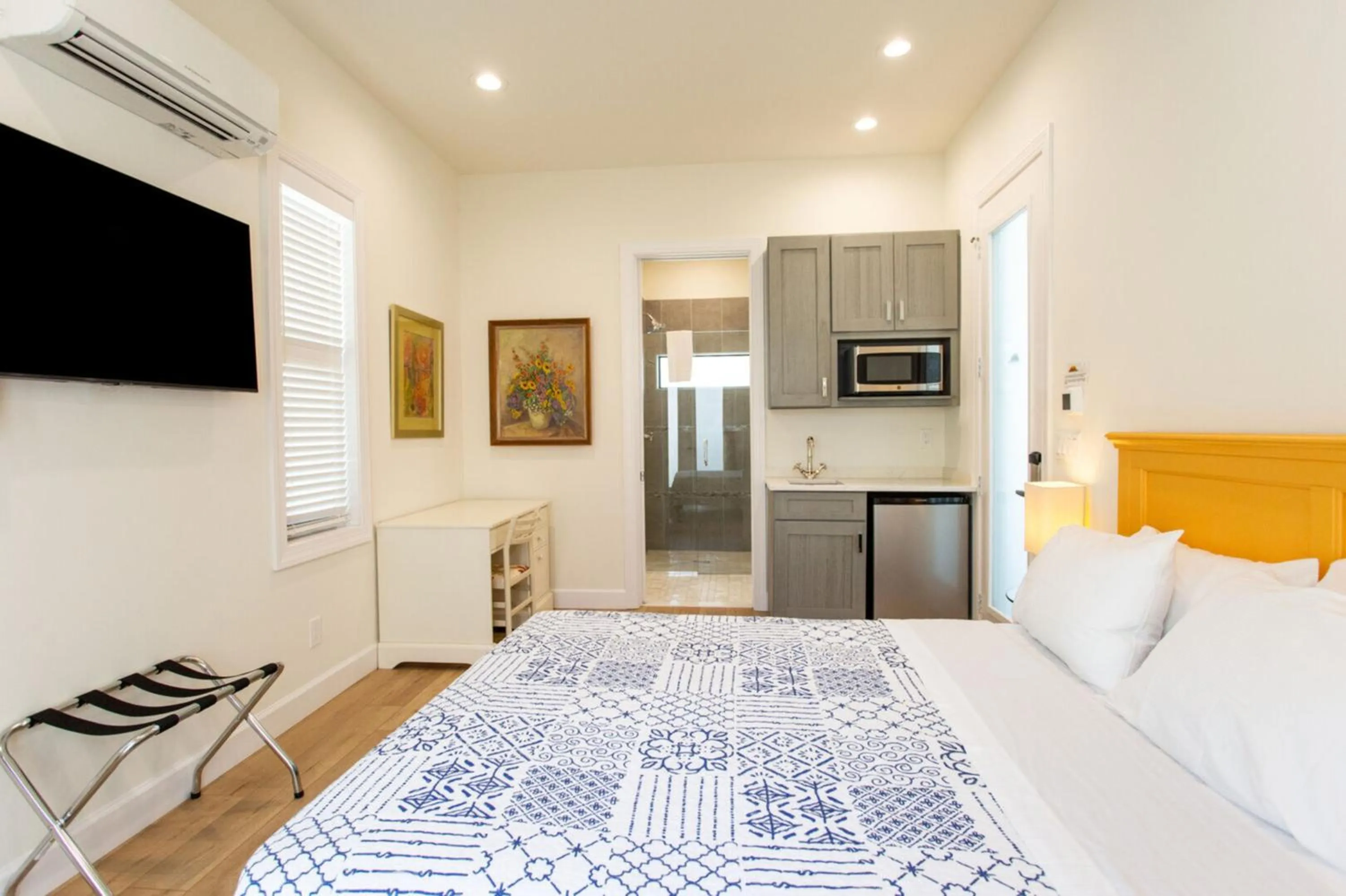 Bed in Sorrento Cabana