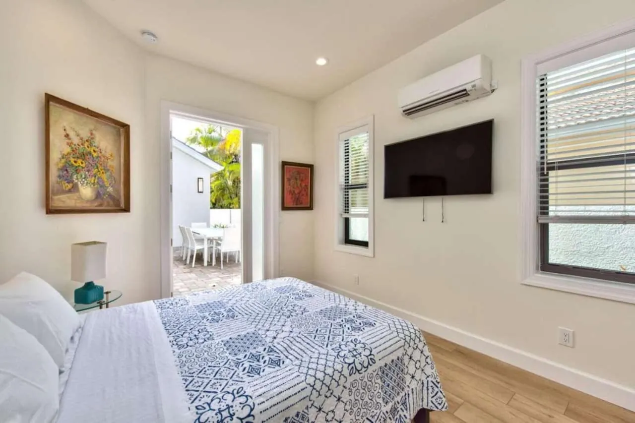 Bed in Sorrento Cabana