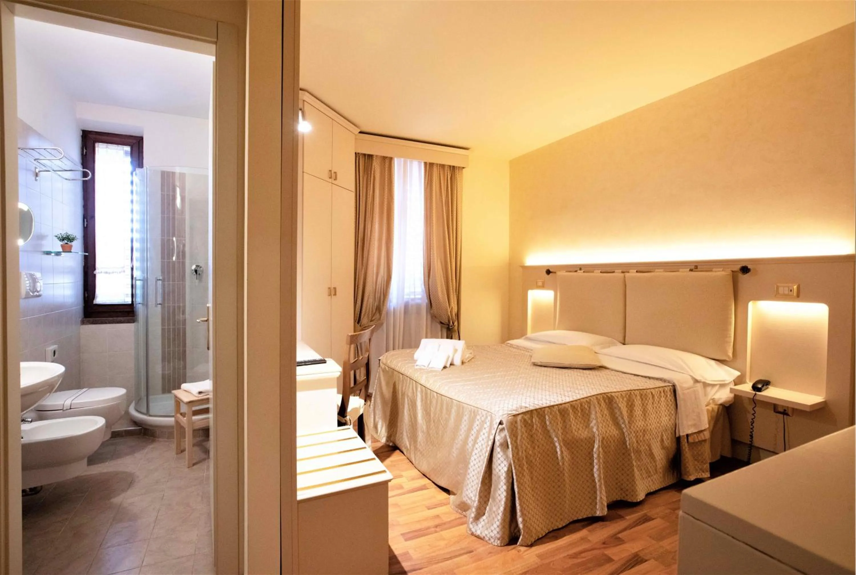 Bed in Hotel Arcobaleno Siena