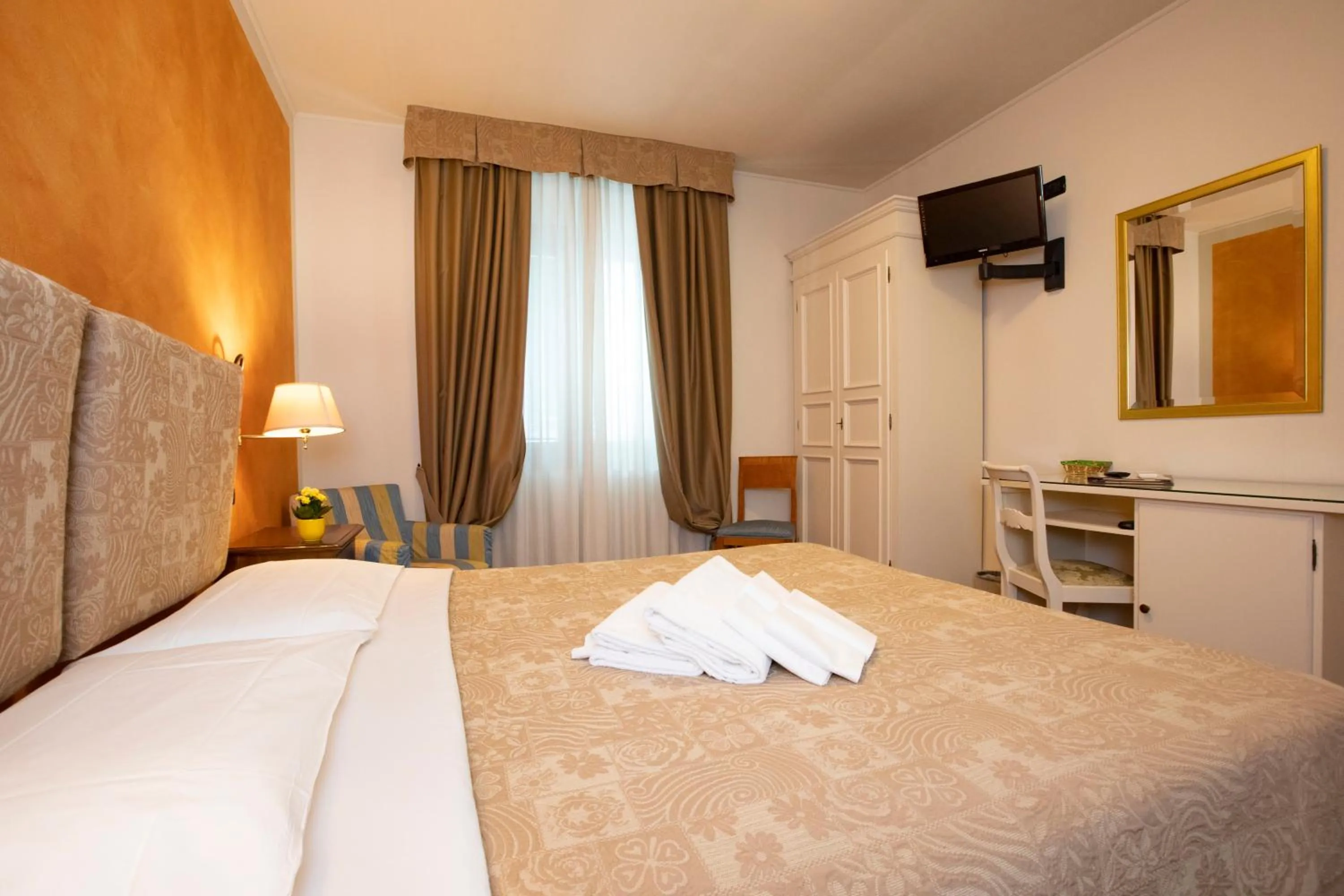 TV and multimedia in Hotel Arcobaleno Siena