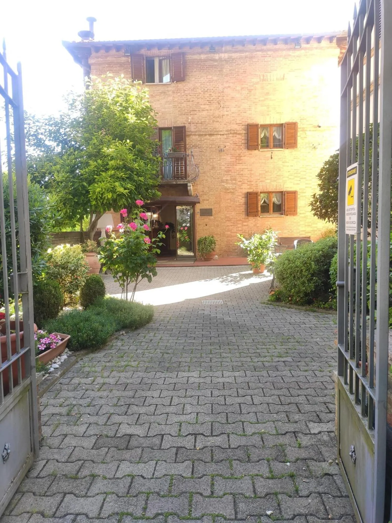 Property building in Hotel Arcobaleno Siena