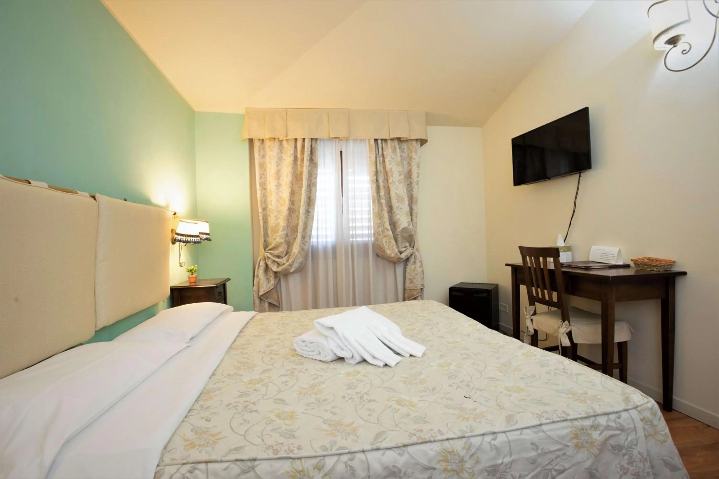 Photo of the whole room in Hotel Arcobaleno Siena