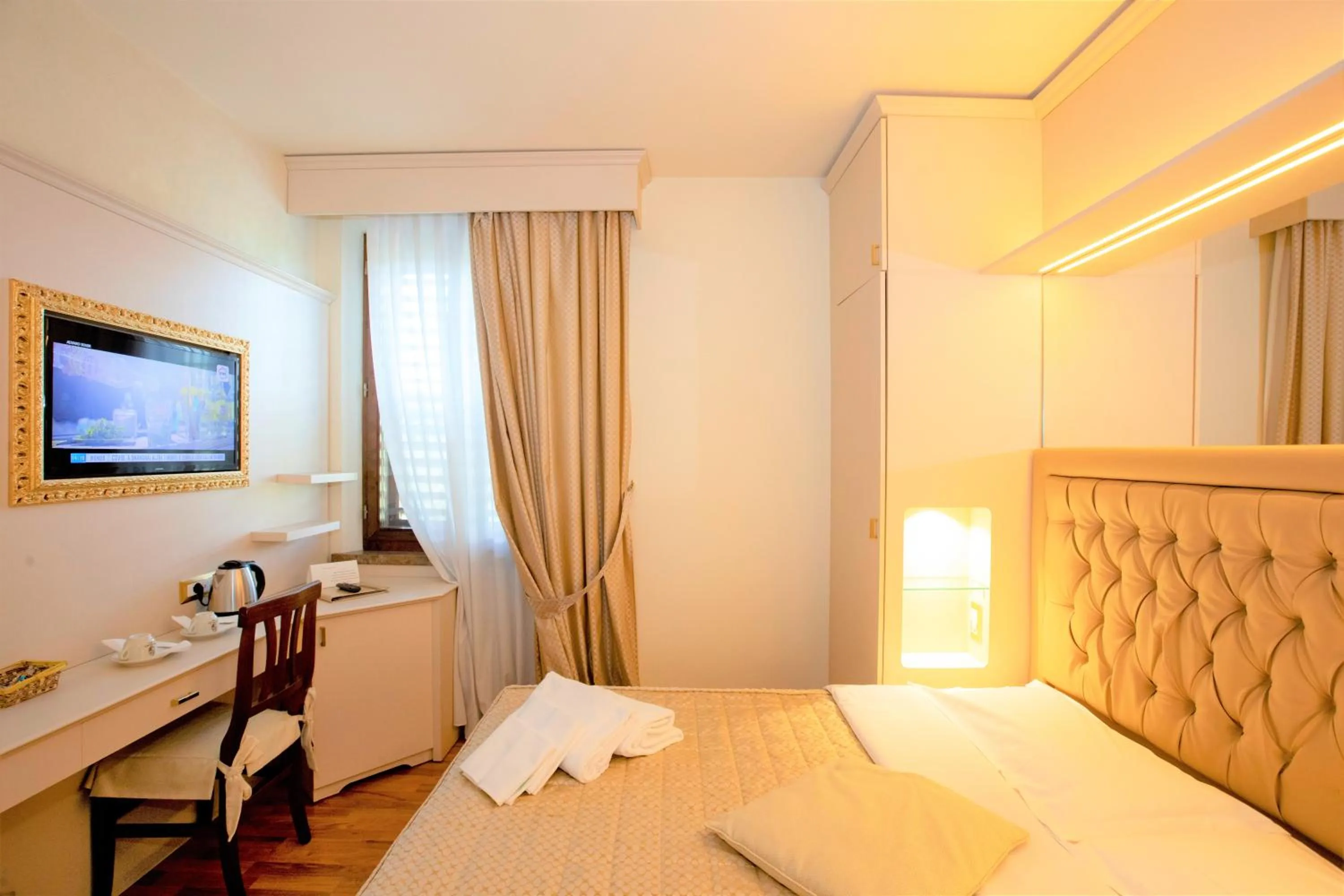 TV and multimedia in Hotel Arcobaleno Siena