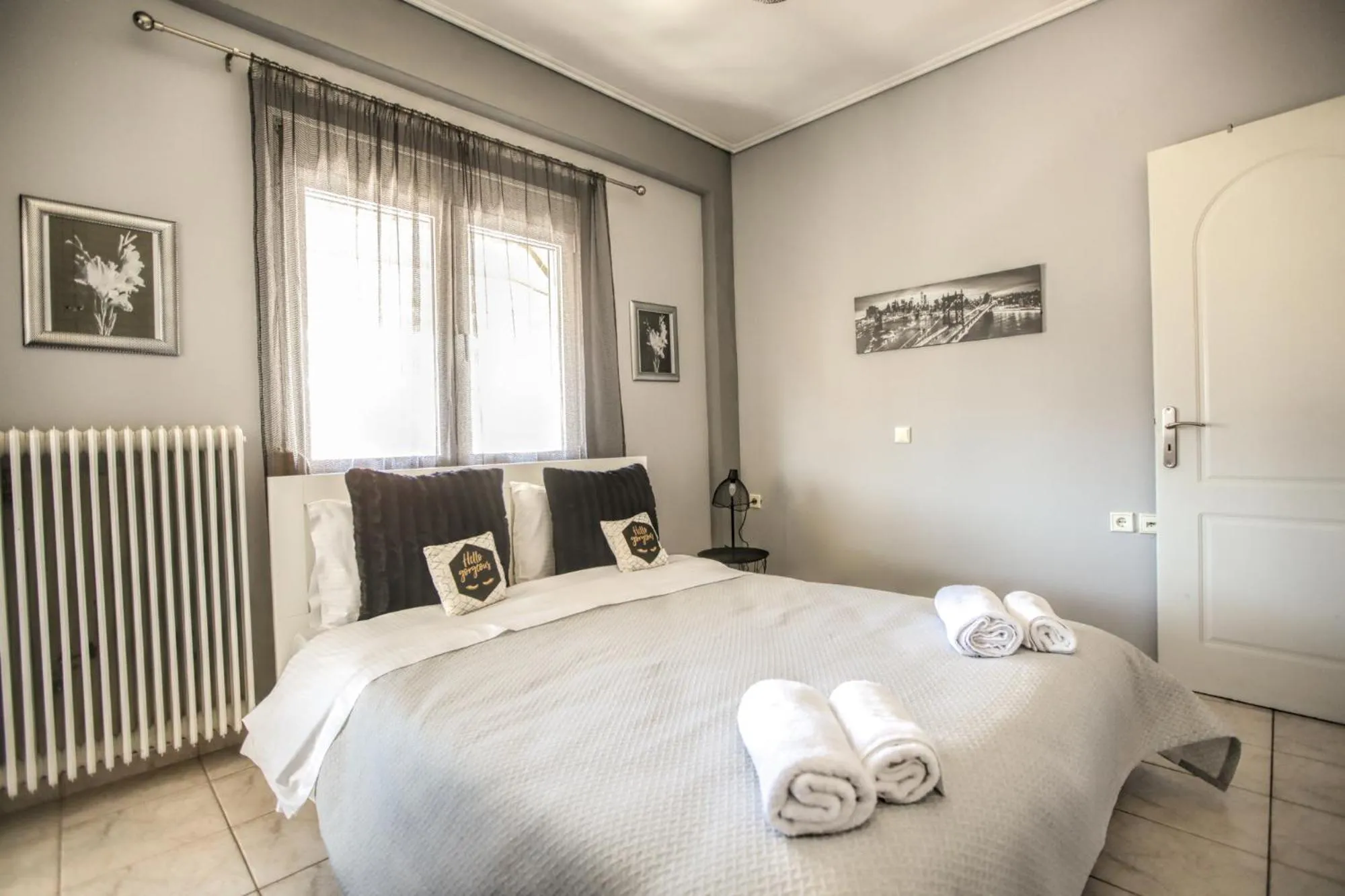 Bed in Grand Meteora Central Luxury Apartment
