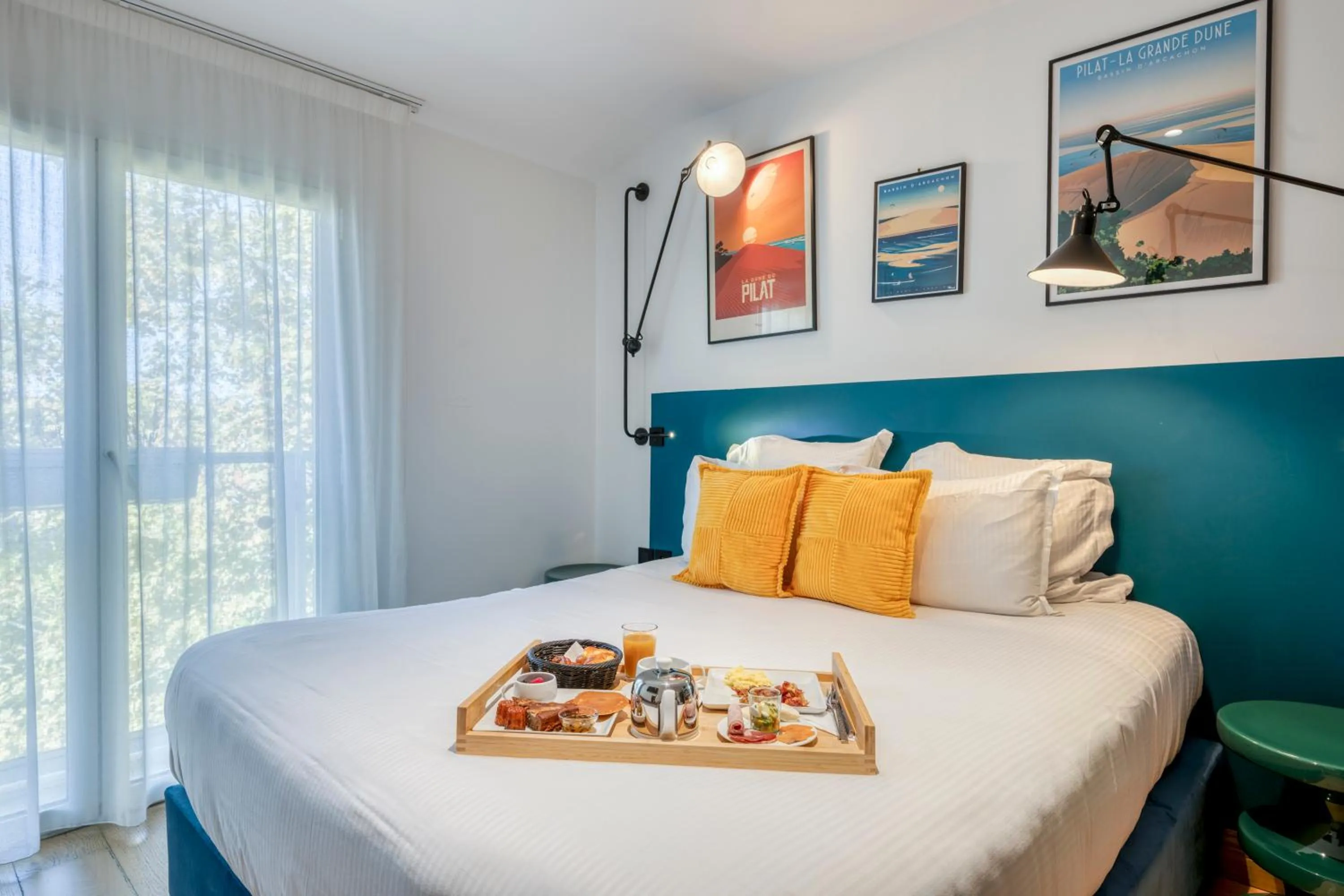 Bed in Urban Style Victoria Boutique Hotel