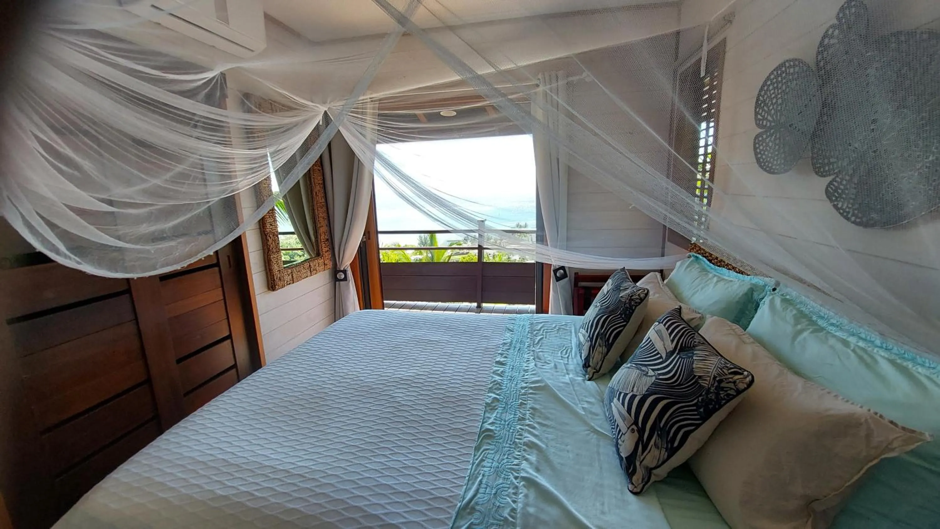 Bed in Villa Honu - Legends Residences - Stunning Ocean Views