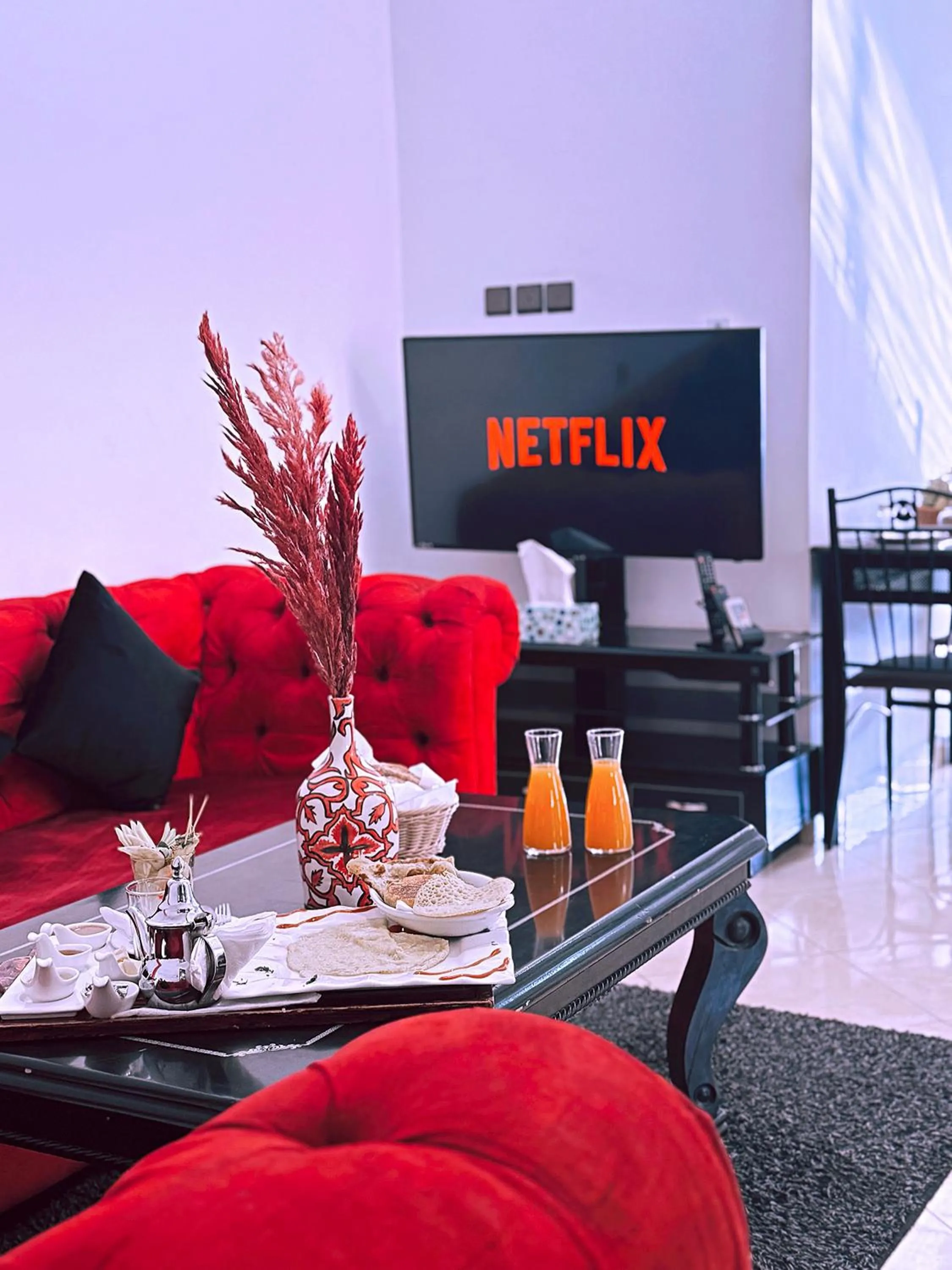 Communal lounge/ TV room in Residence Chay - Luxury Appart