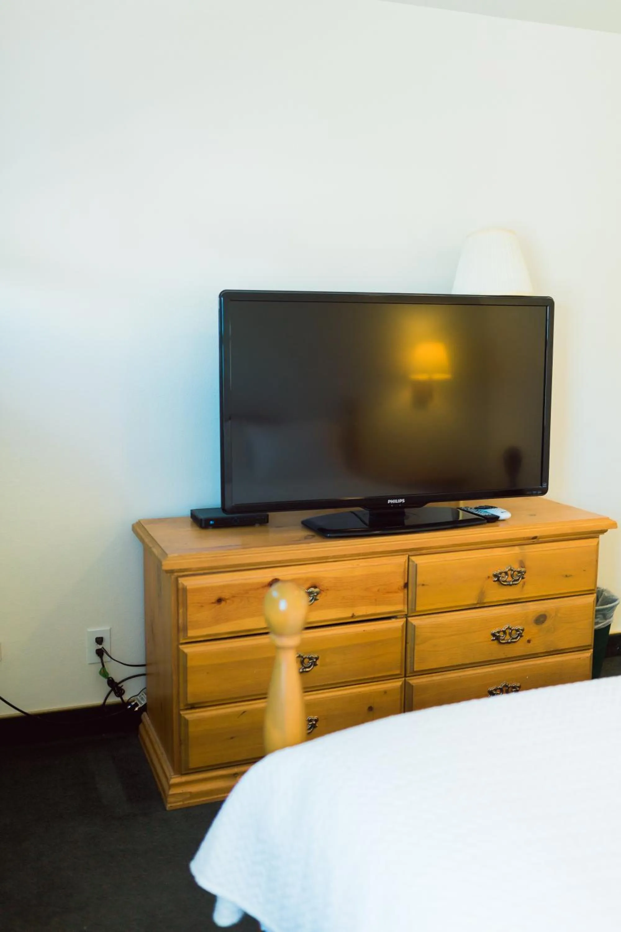 TV and multimedia, Bed in Two Sunsets Hotel