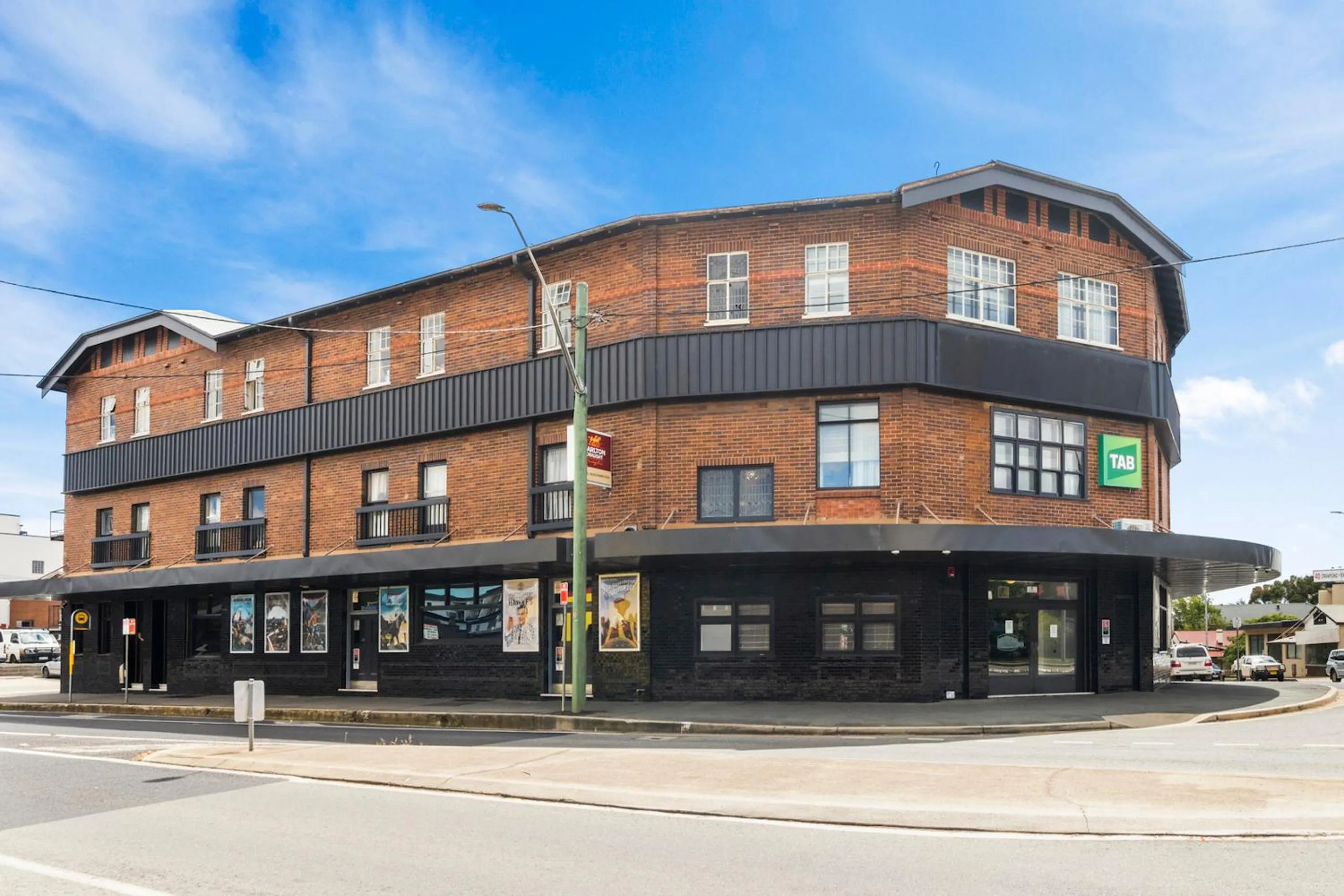 Facade/entrance in Hotel Queanbeyan Canberra
