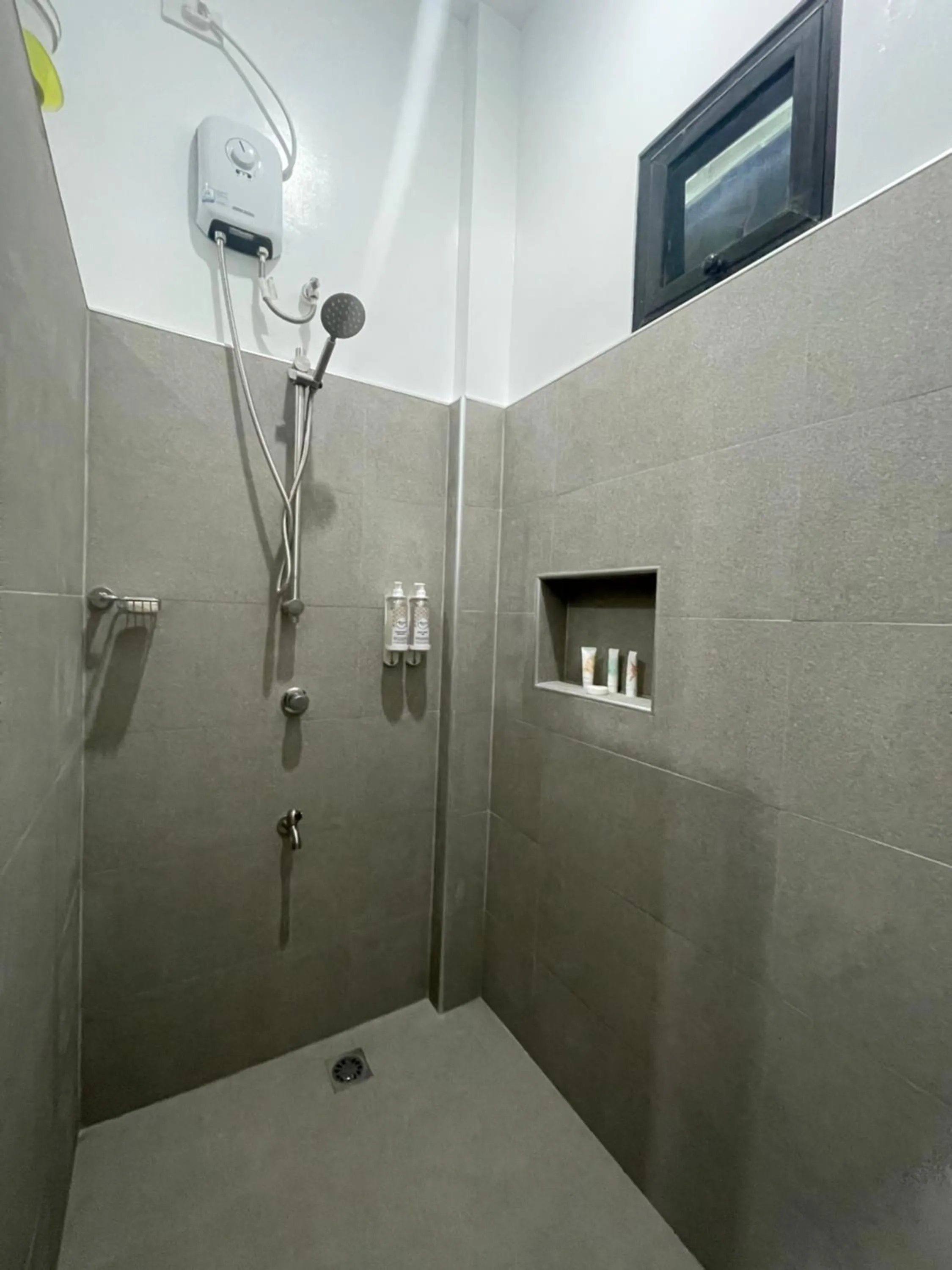 Bathroom in Thistle Inn