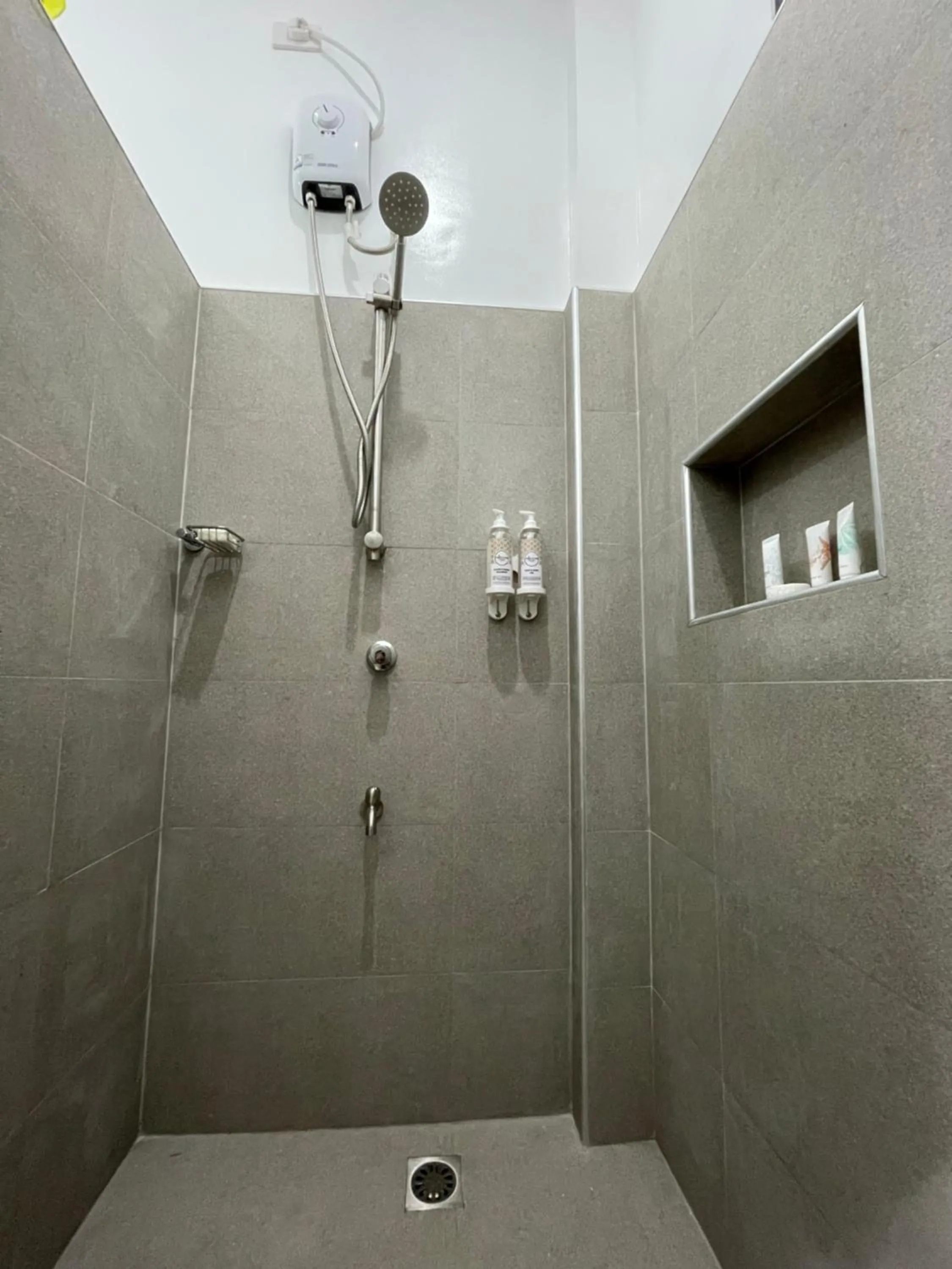 Bathroom in Thistle Inn