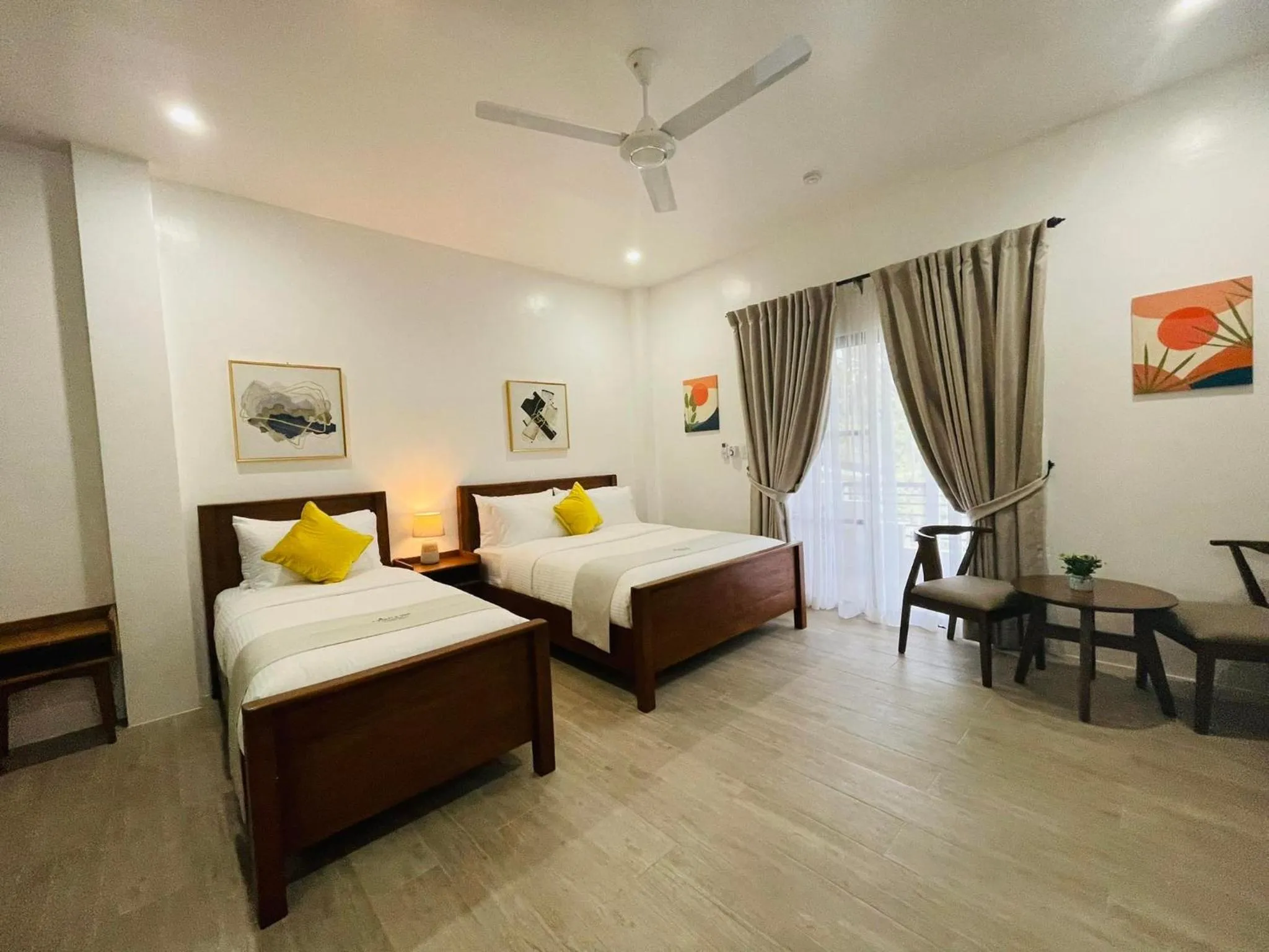 Bedroom, Bed in Thistle Inn