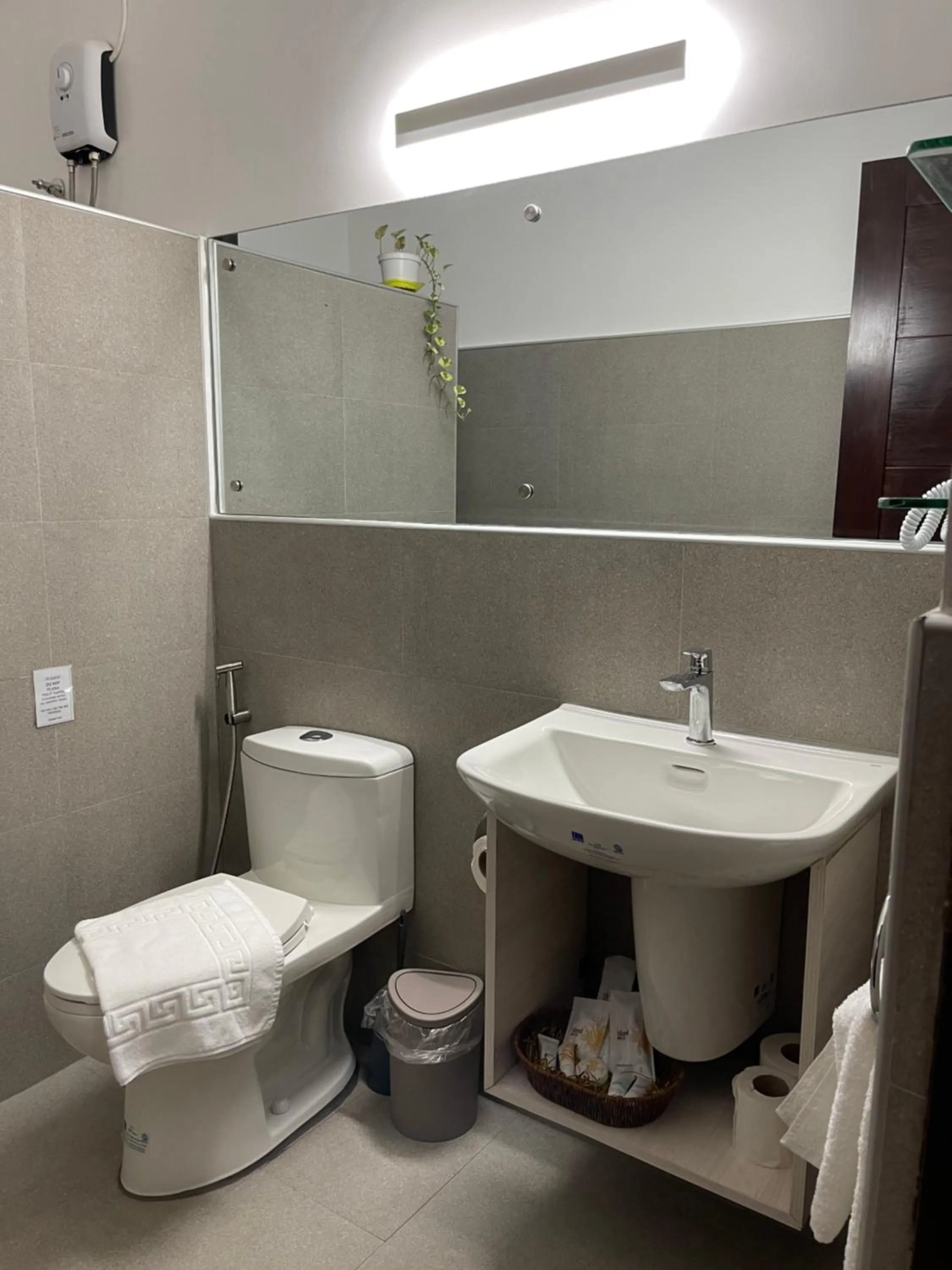 Bathroom in Thistle Inn