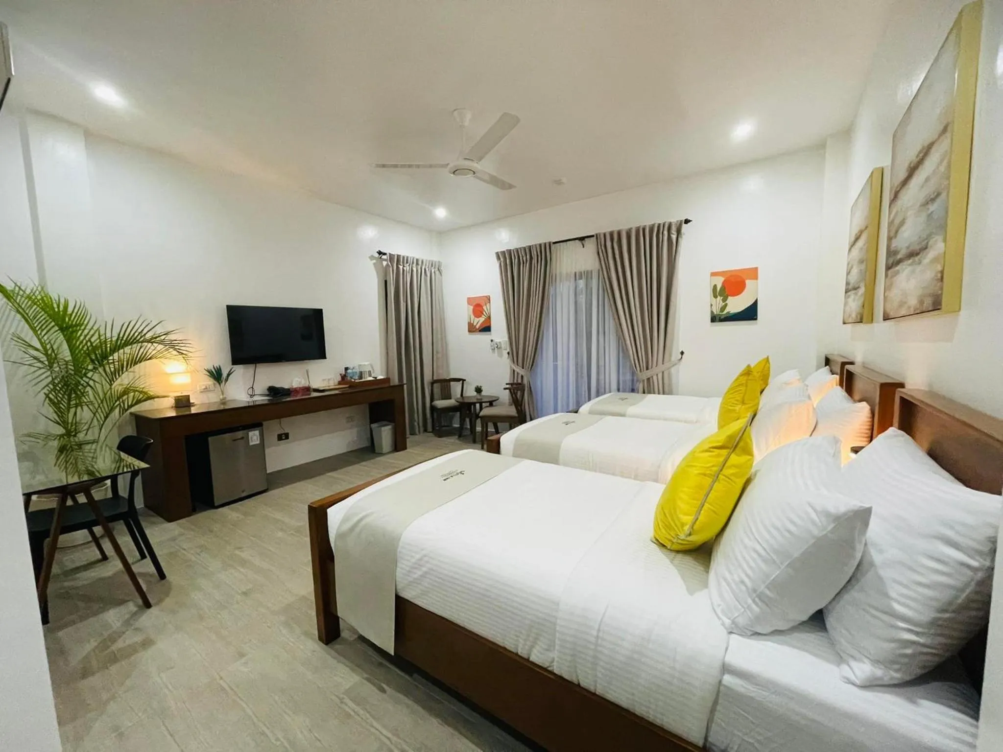 Photo of the whole room, Bed in Thistle Inn