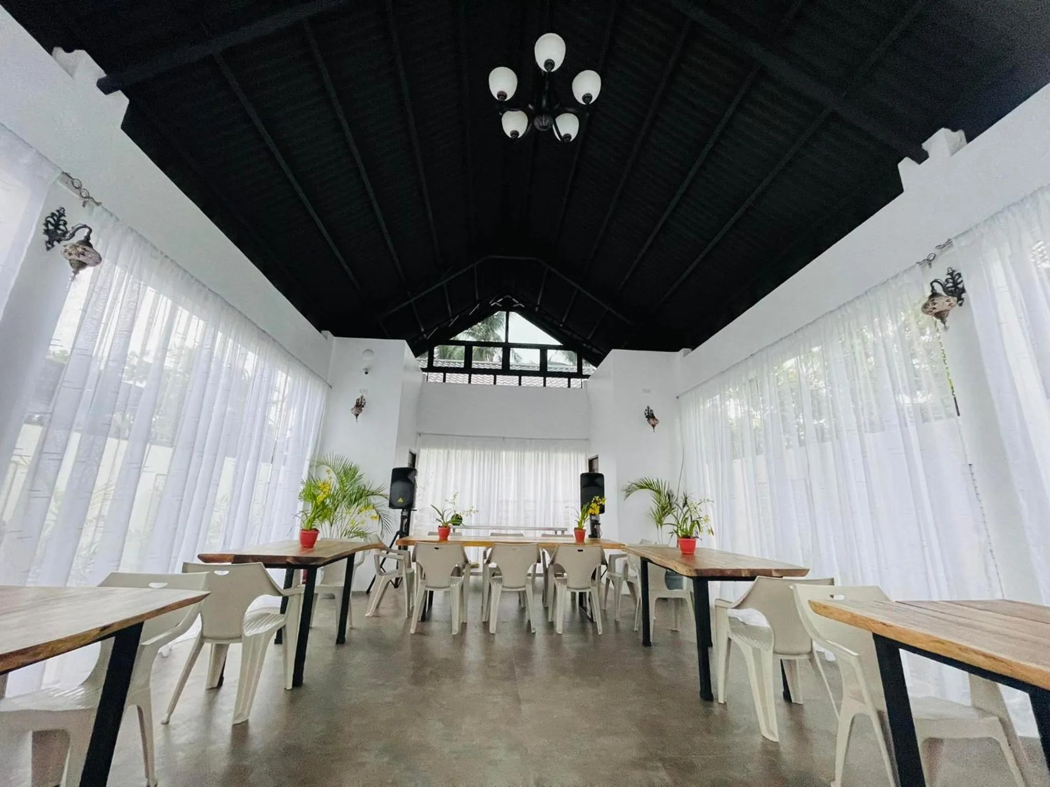 Restaurant/places to eat in Thistle Inn