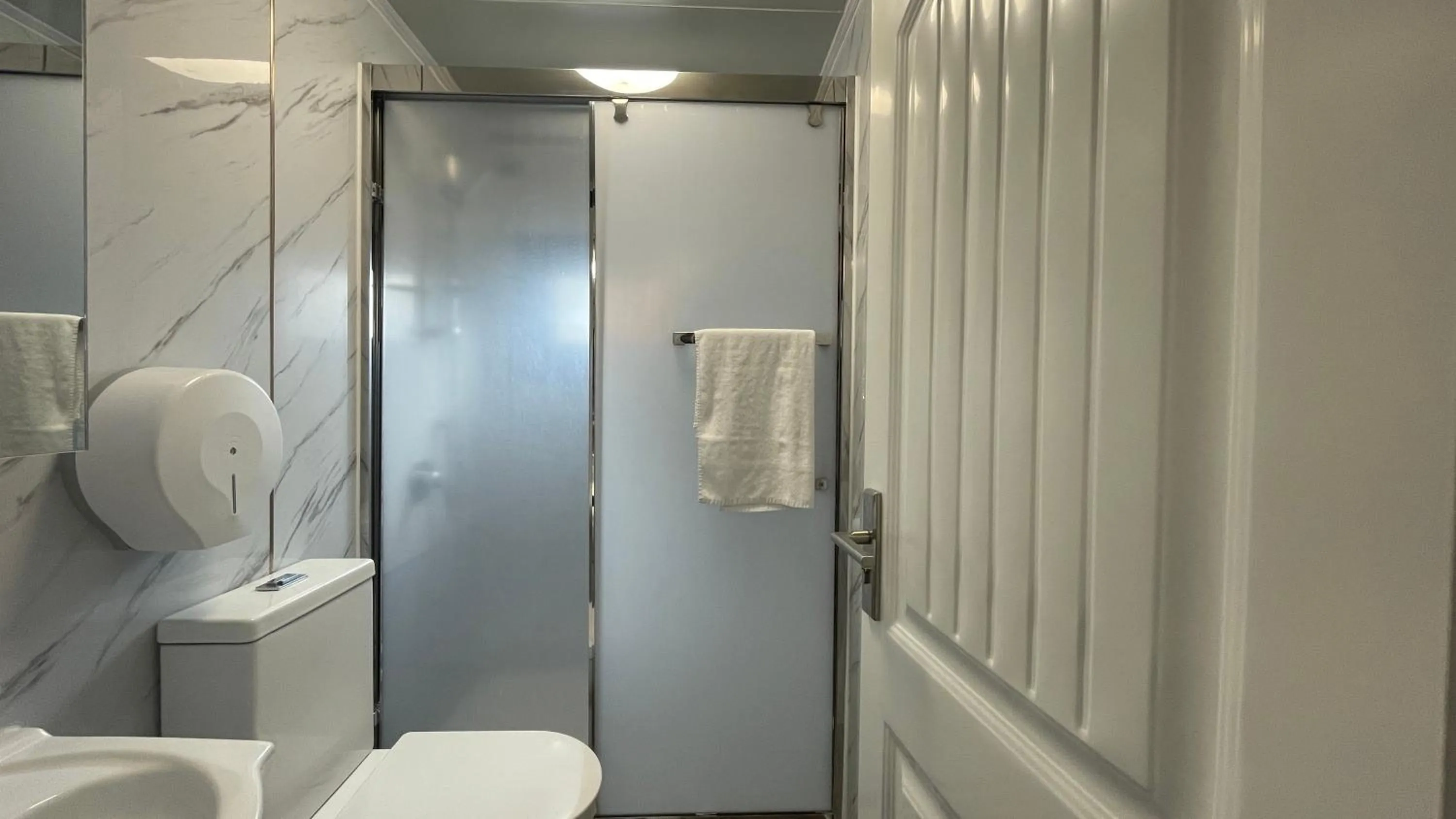 Shower in Tasman Holiday Parks - Yallingup Beach