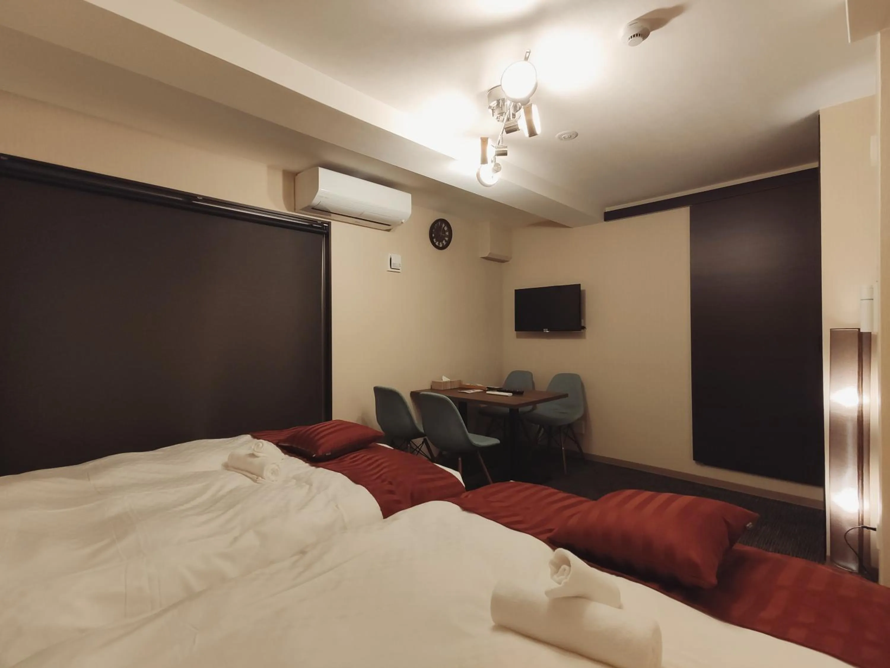 Photo of the whole room, Bed in West Japan Kyoto Kiyomizu