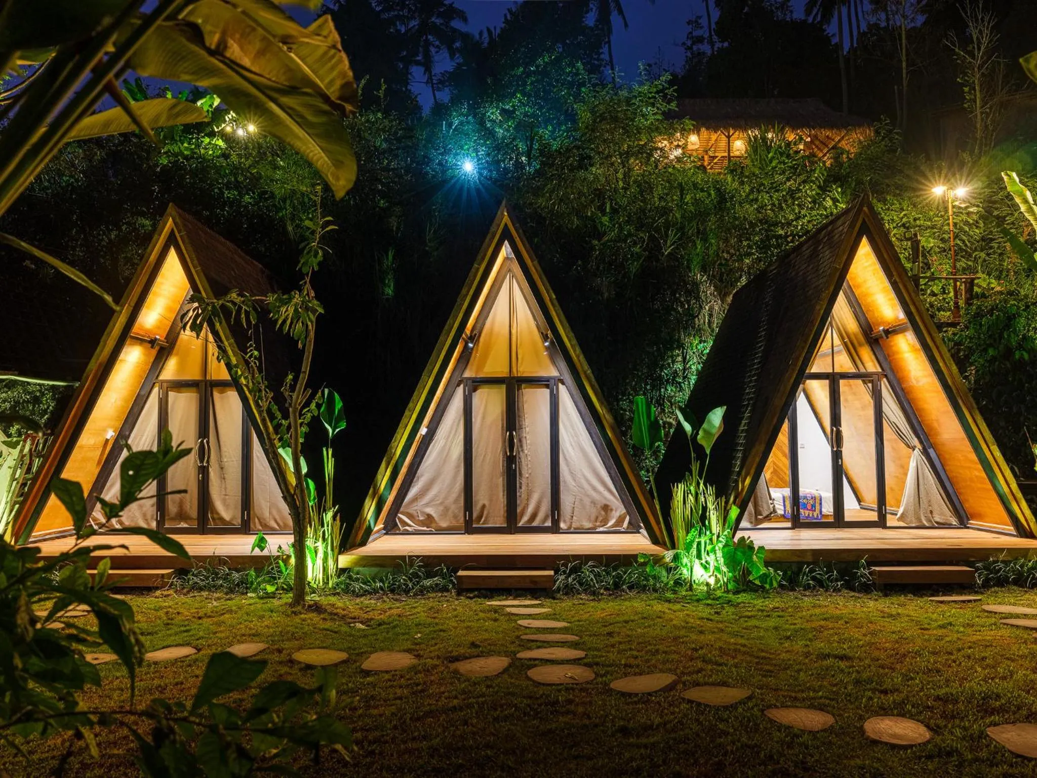 Garden view in Natya River Sidemen