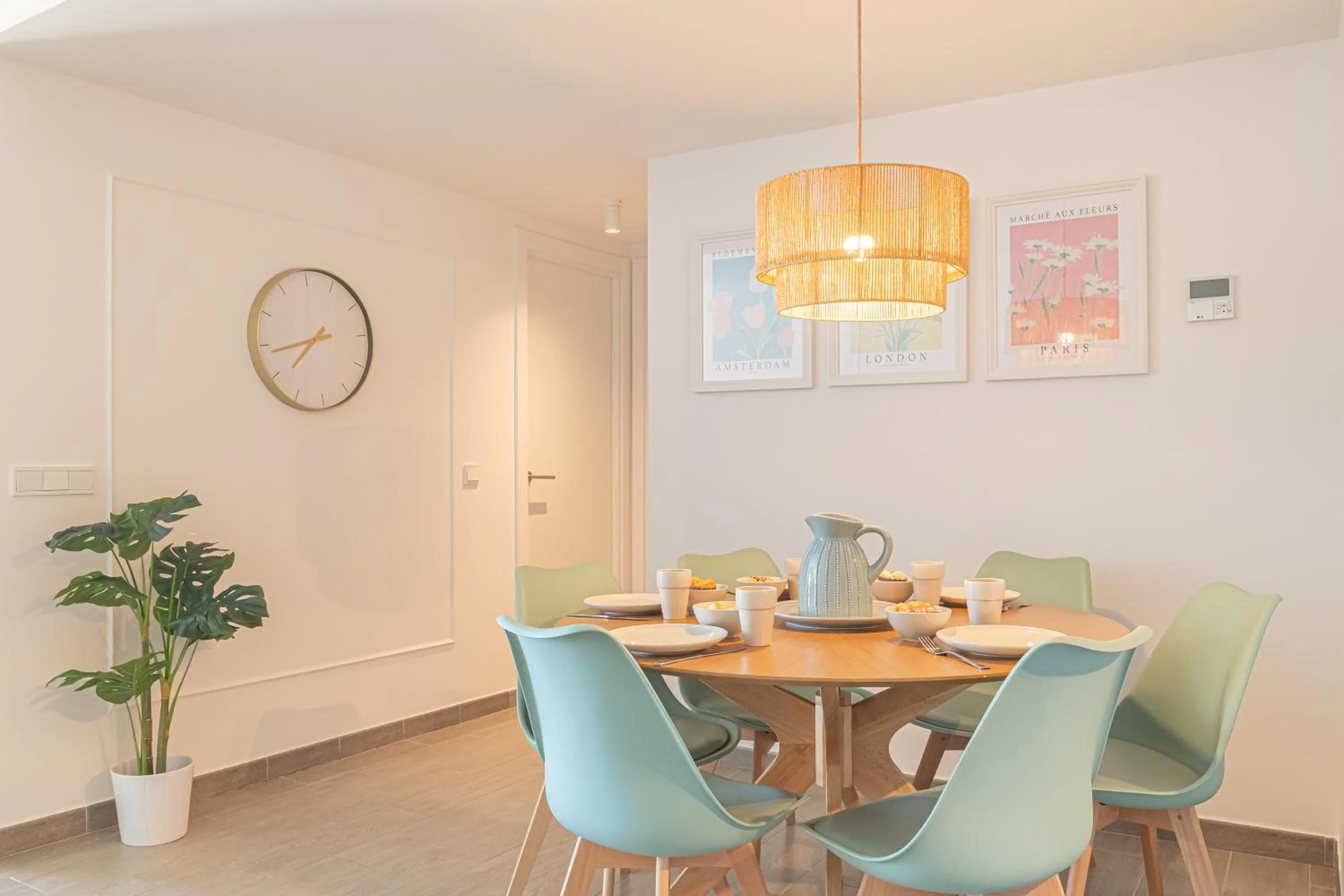 Dining area in Luxury La Cala With Pool - Happy Rentals