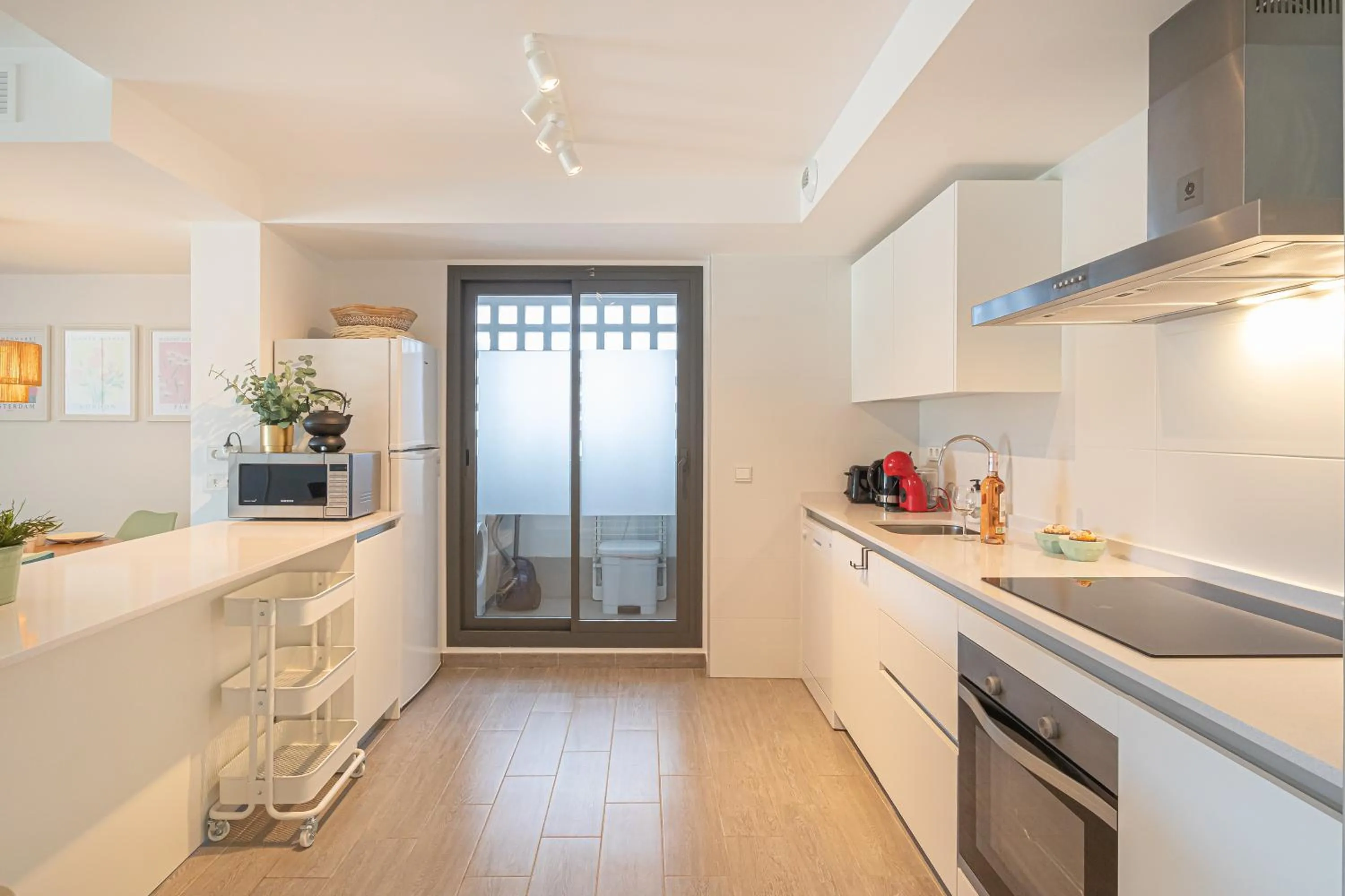 Kitchen or kitchenette in Luxury La Cala With Pool - Happy Rentals