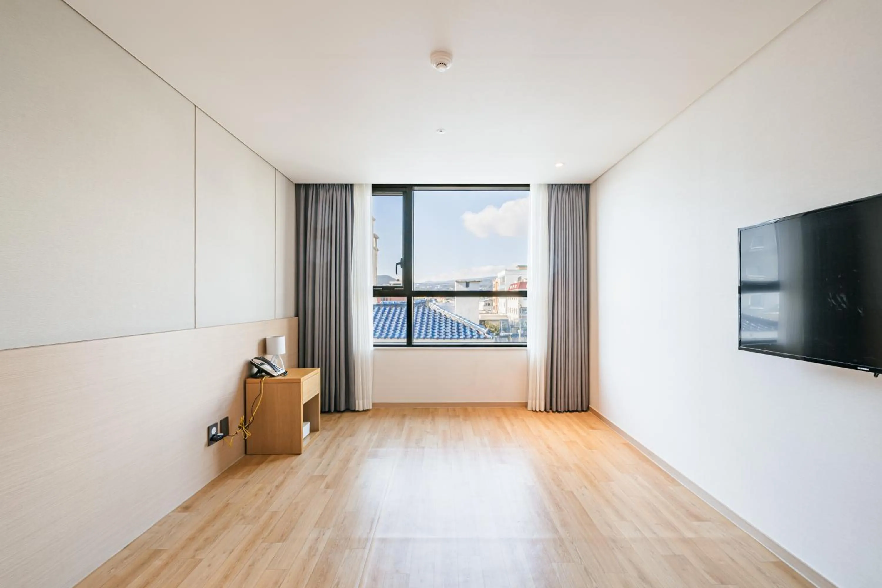 Photo of the whole room in Hotel Zinc