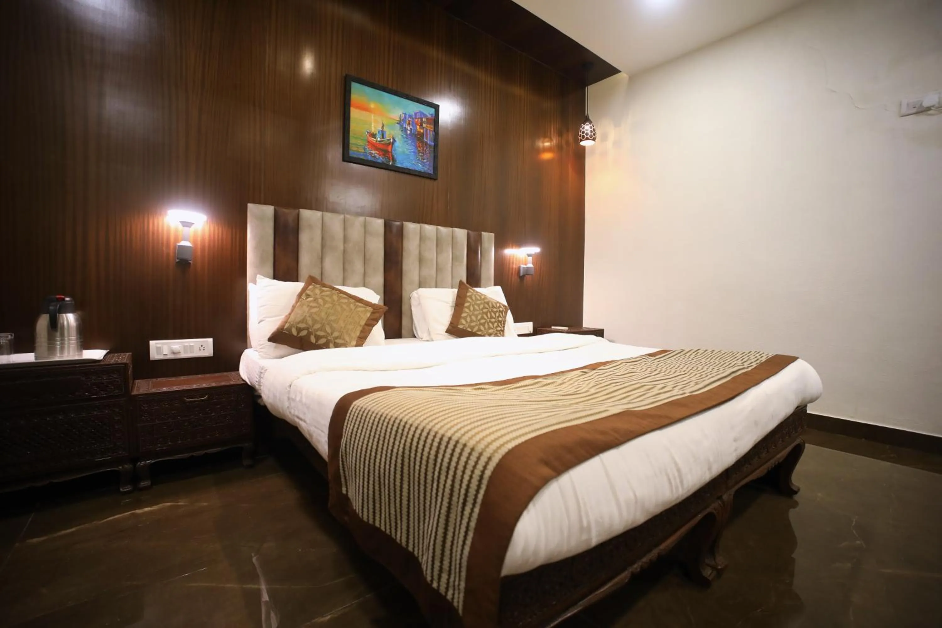 Bed in The Byke Heritage Resort - Matheran