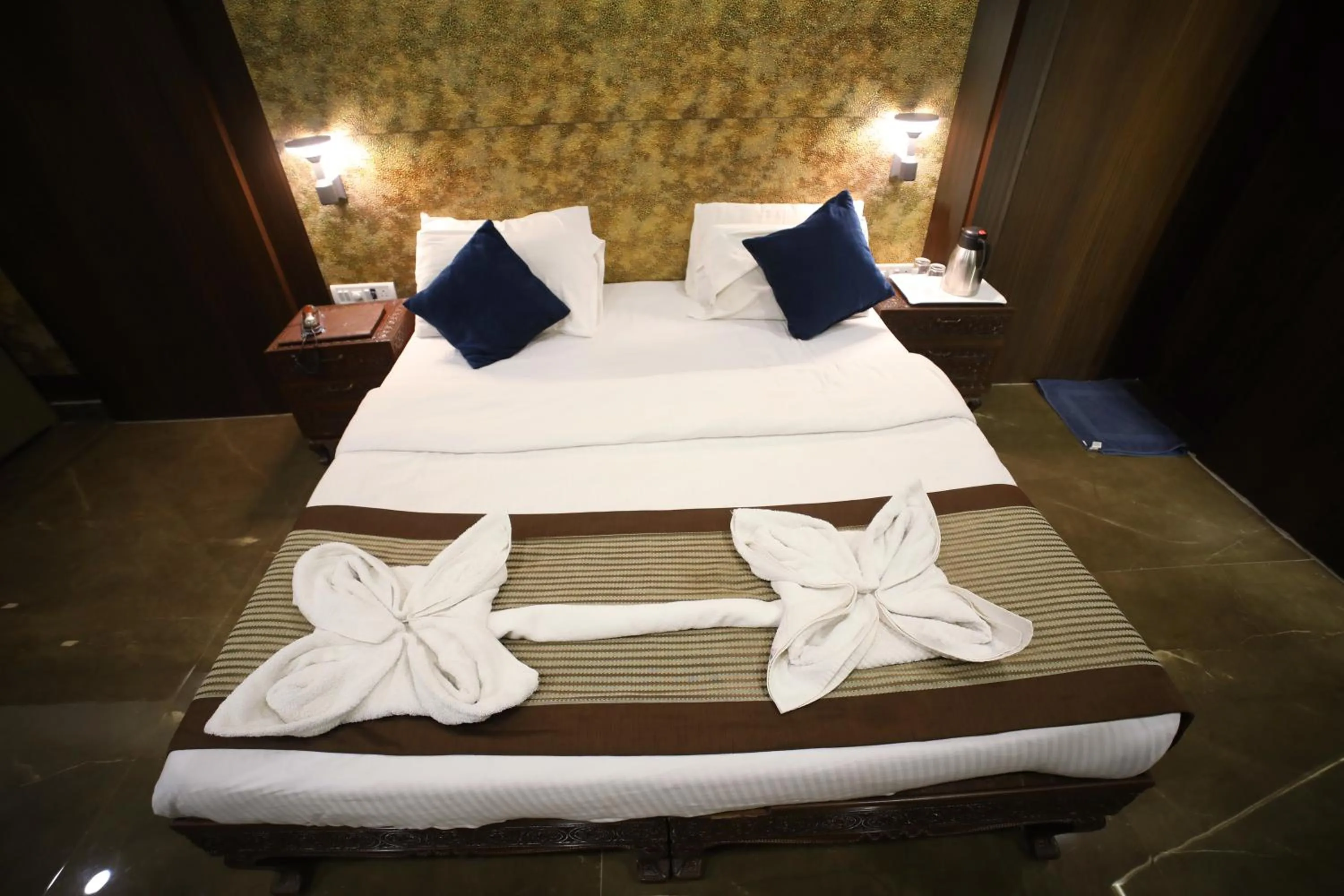 Bed in The Byke Heritage Resort - Matheran