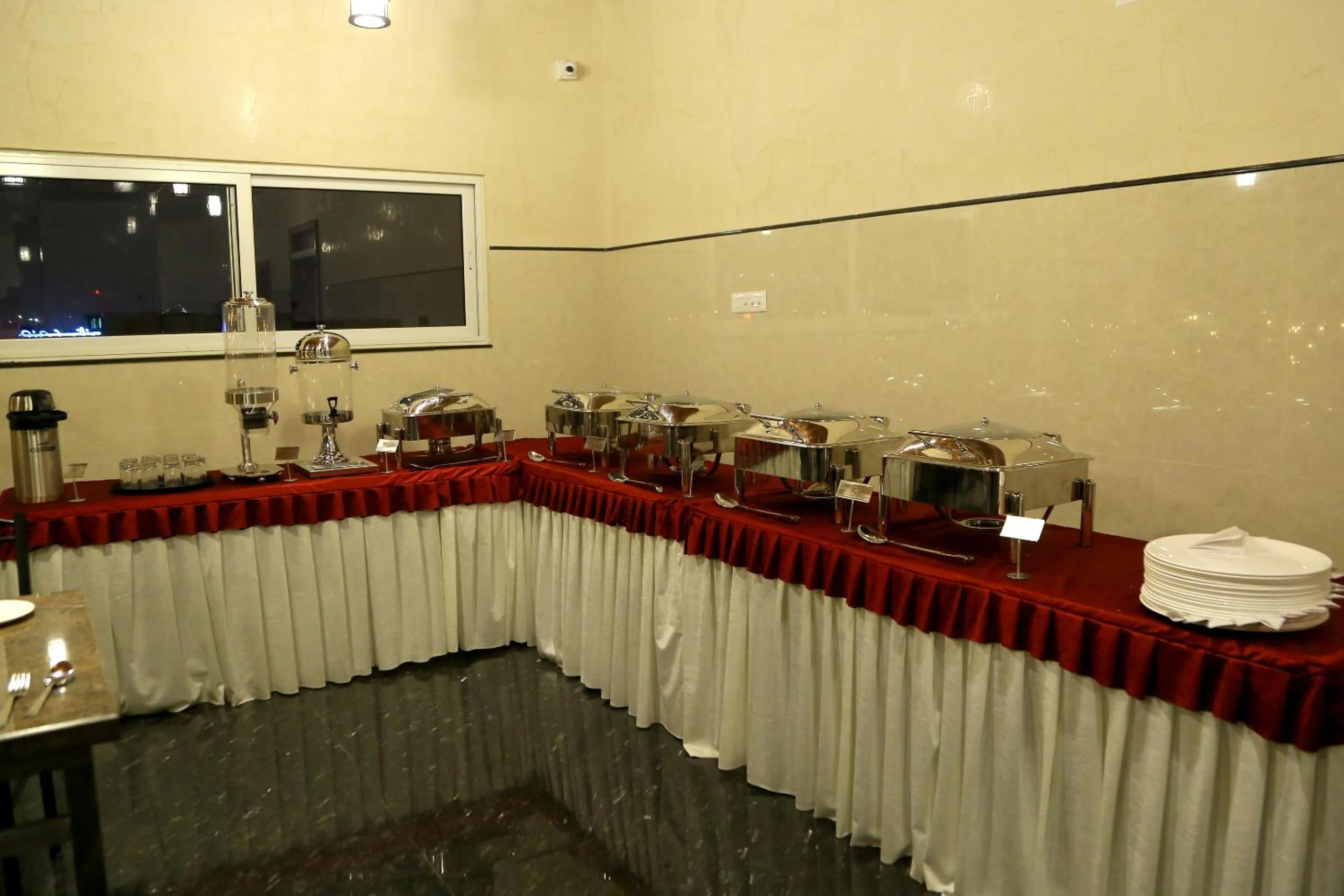 Food and drinks in Hotel U.T.Elegance