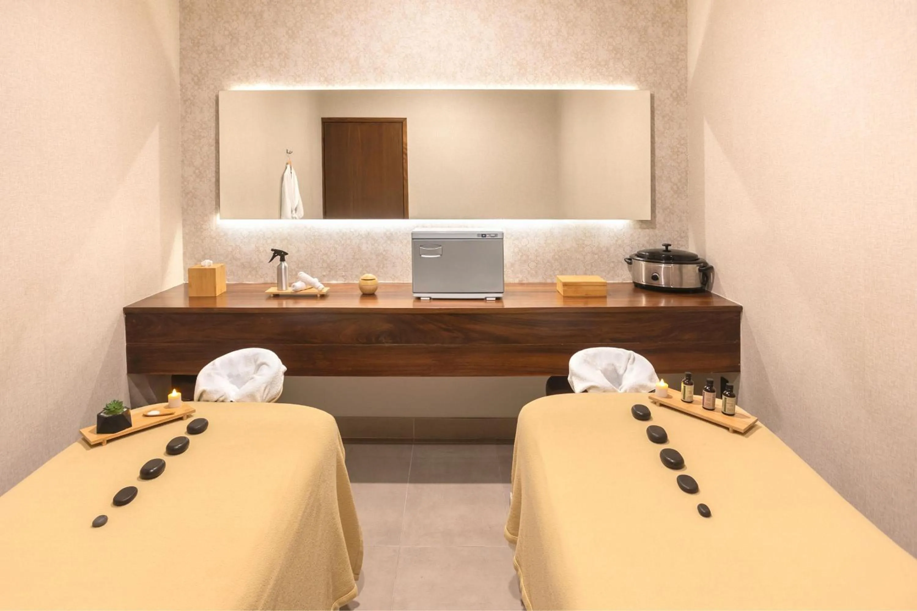 Spa and wellness centre/facilities in Courtyard by Marriott Mazatlan Beach Resort