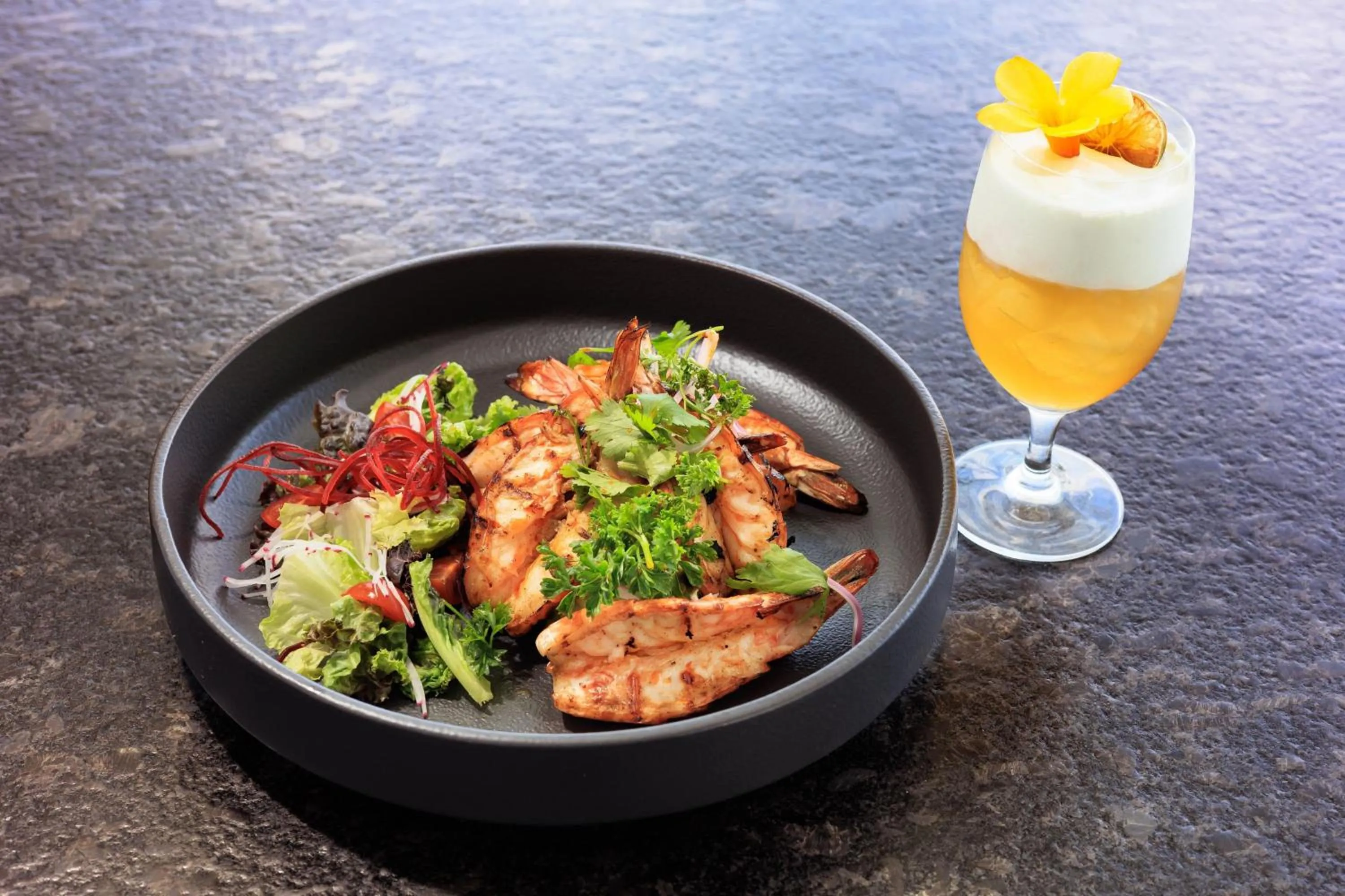 Restaurant/places to eat in Courtyard by Marriott Mazatlan Beach Resort