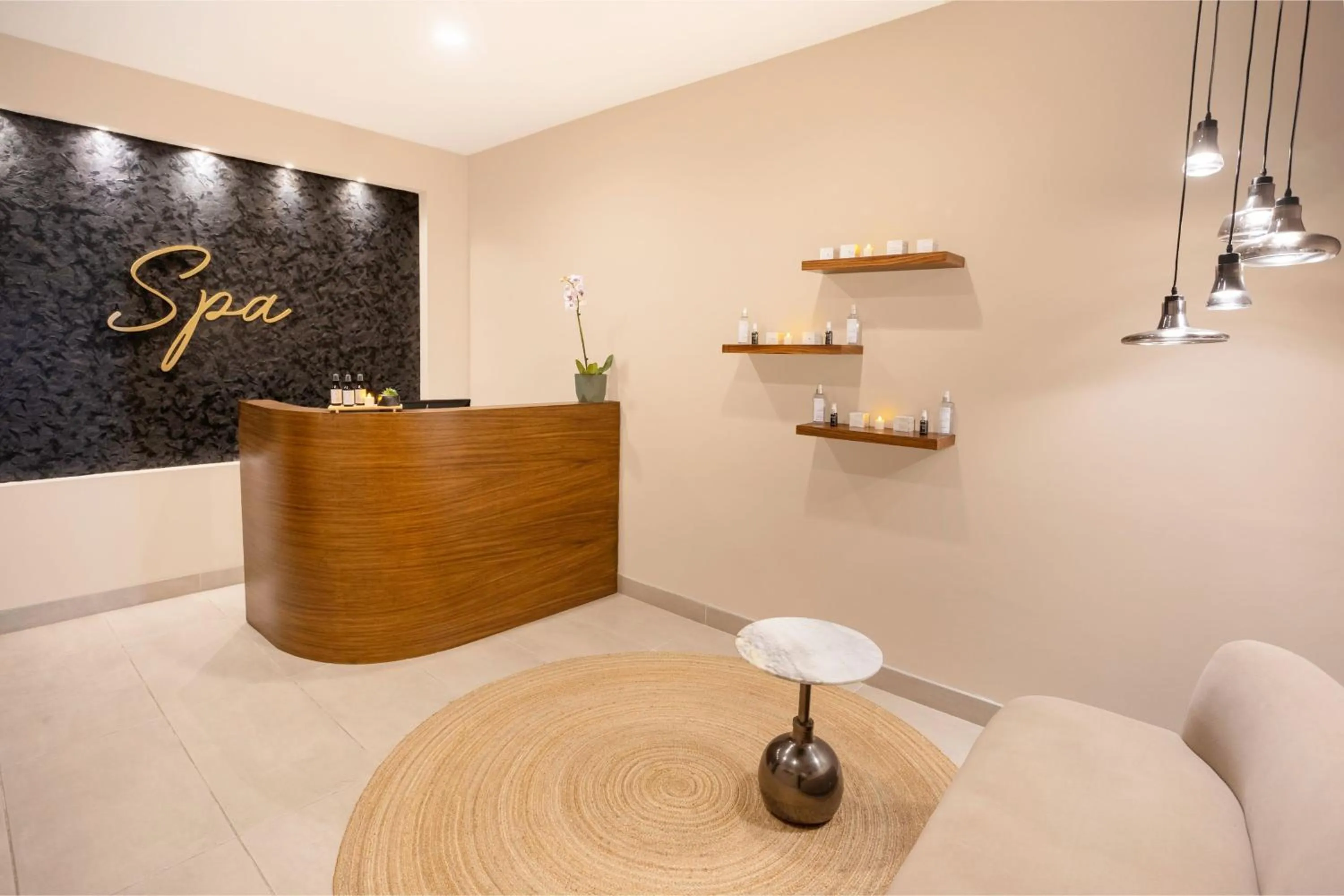 Lobby or reception in Courtyard by Marriott Mazatlan Beach Resort