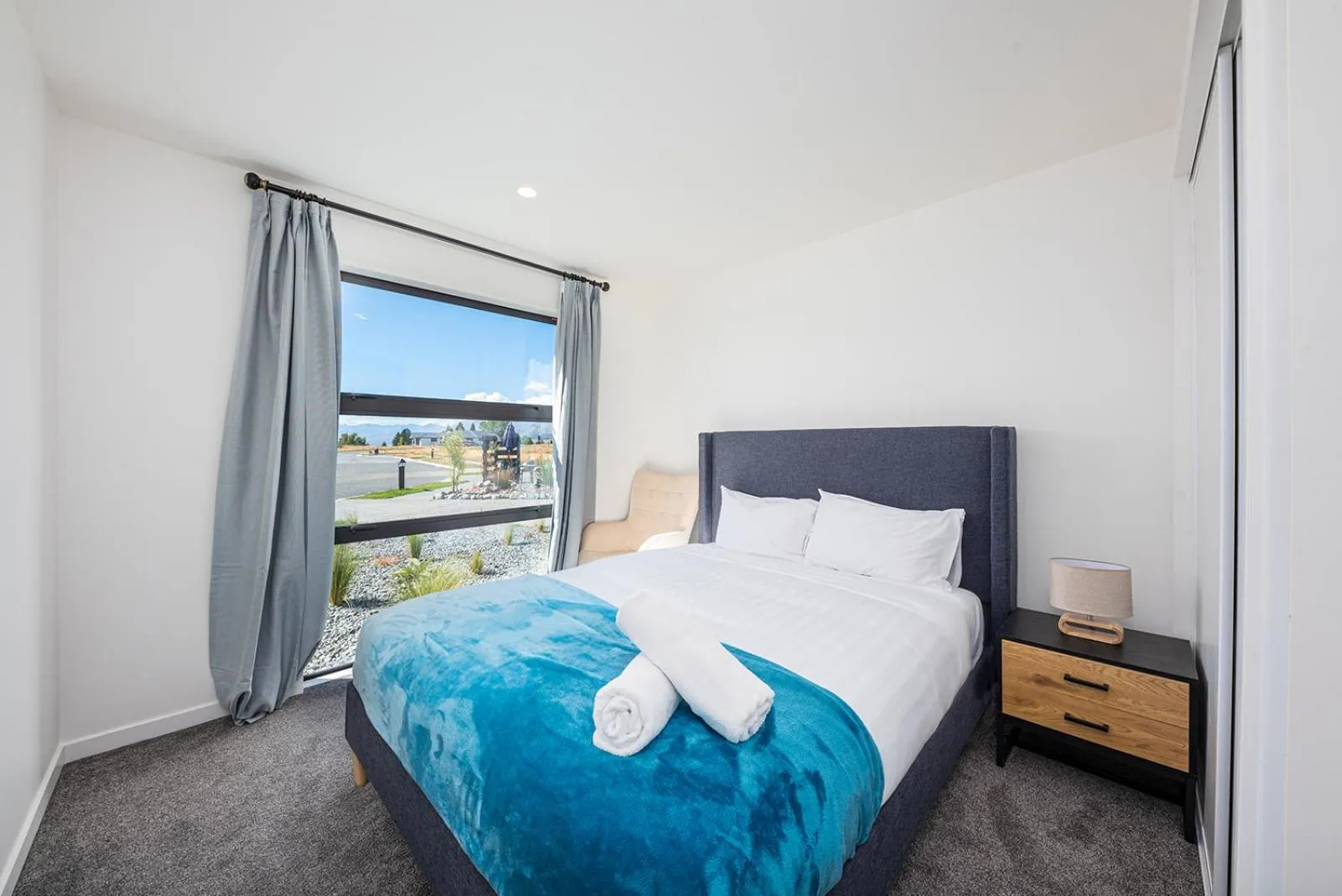 Bed in Tekapo Top 1000 Apartment