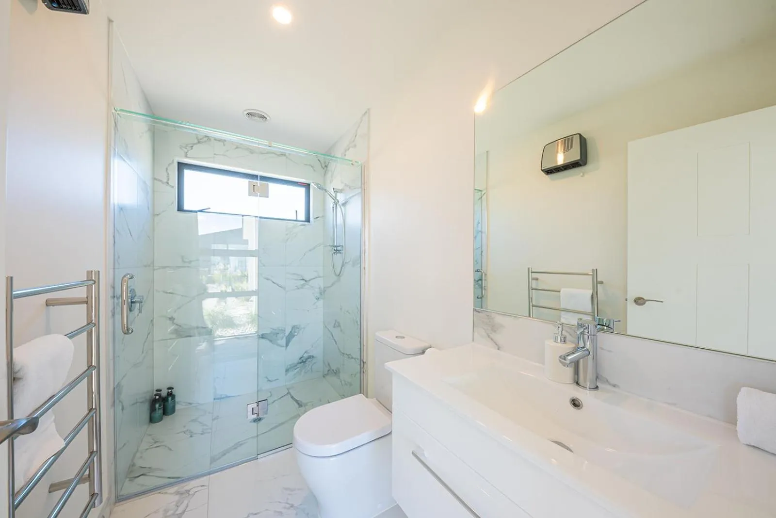 Bathroom in Tekapo Top 1000 Apartment