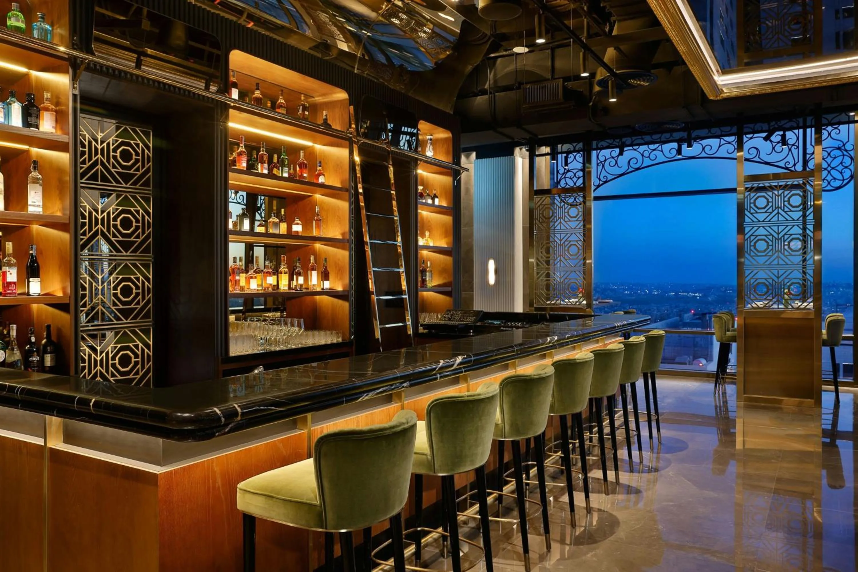 Lounge or bar in The Ritz-Carlton, Amman