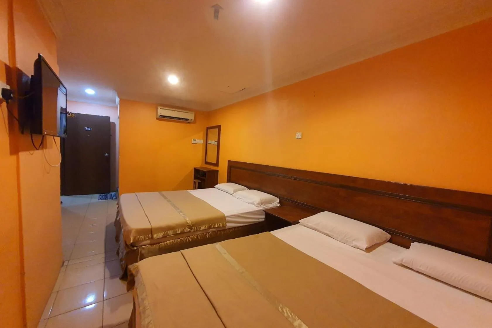 Photo of the whole room in Highway Budget Hotel