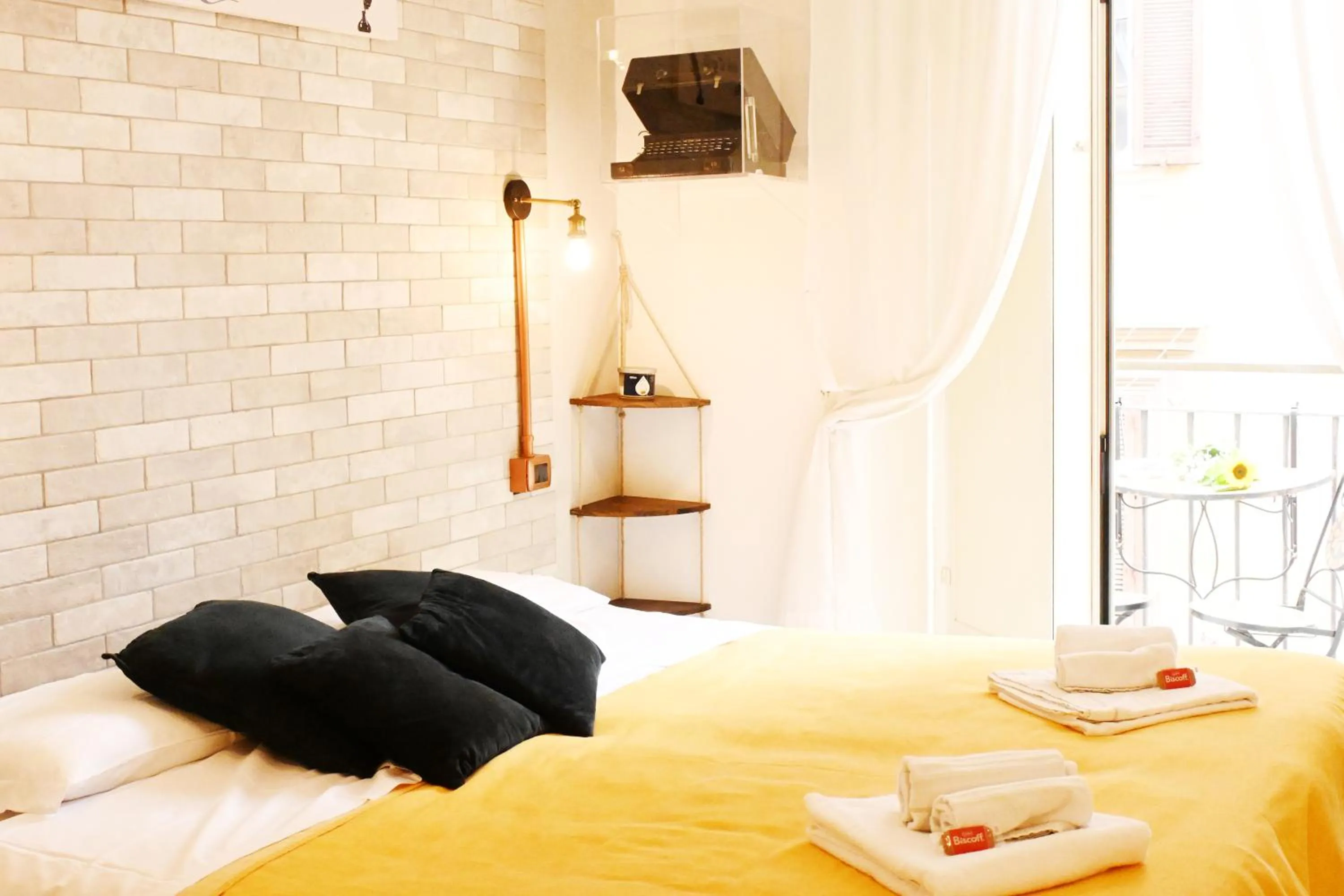 Balcony/Terrace, Bed in Napoli Cityscape