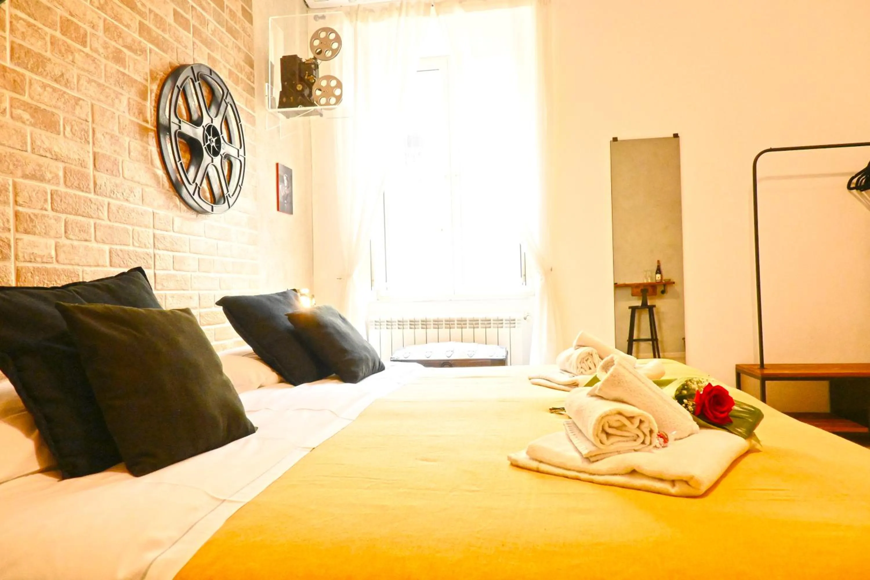 Bed in Napoli Cityscape