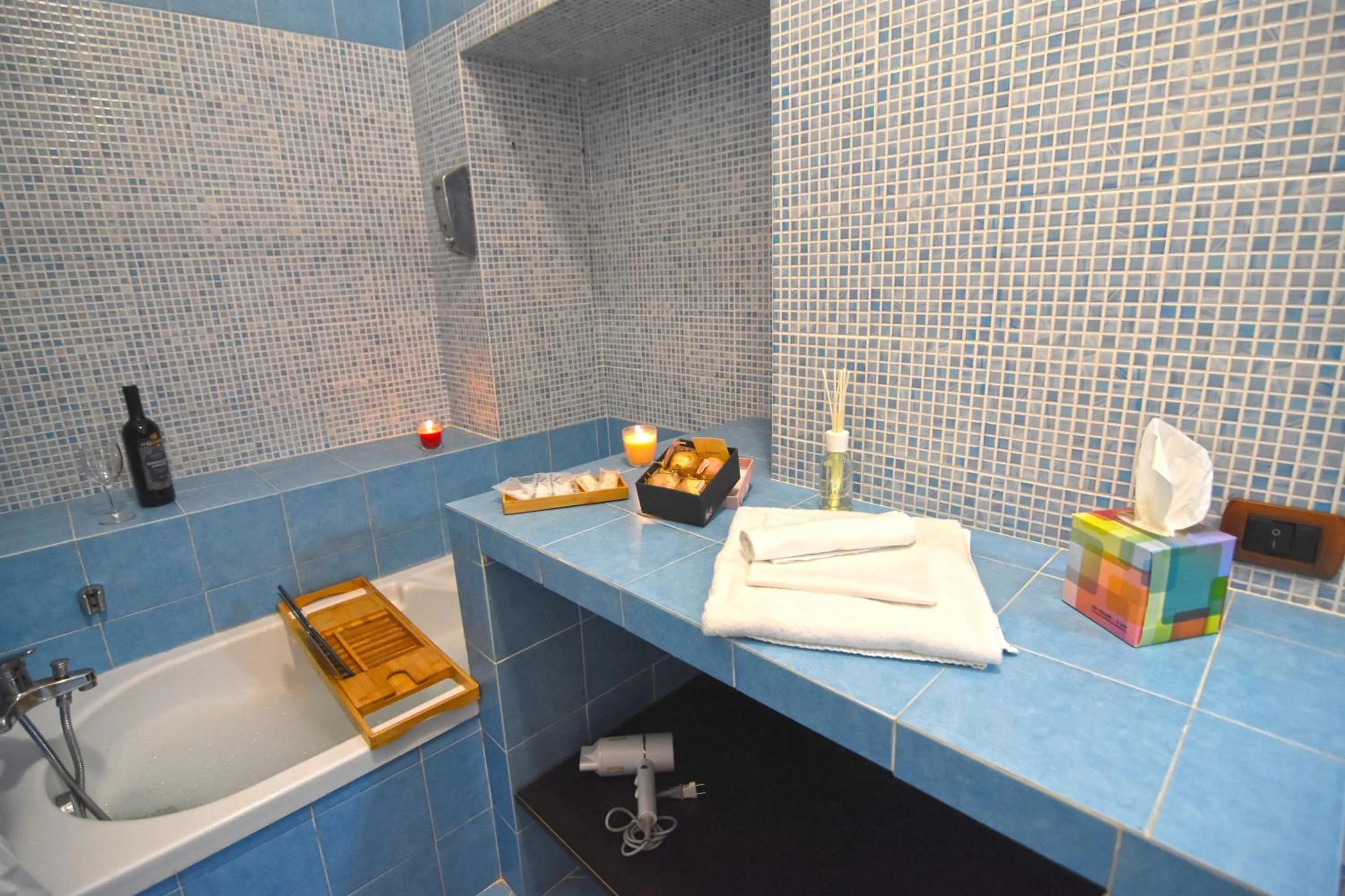 Bathroom in Napoli Cityscape