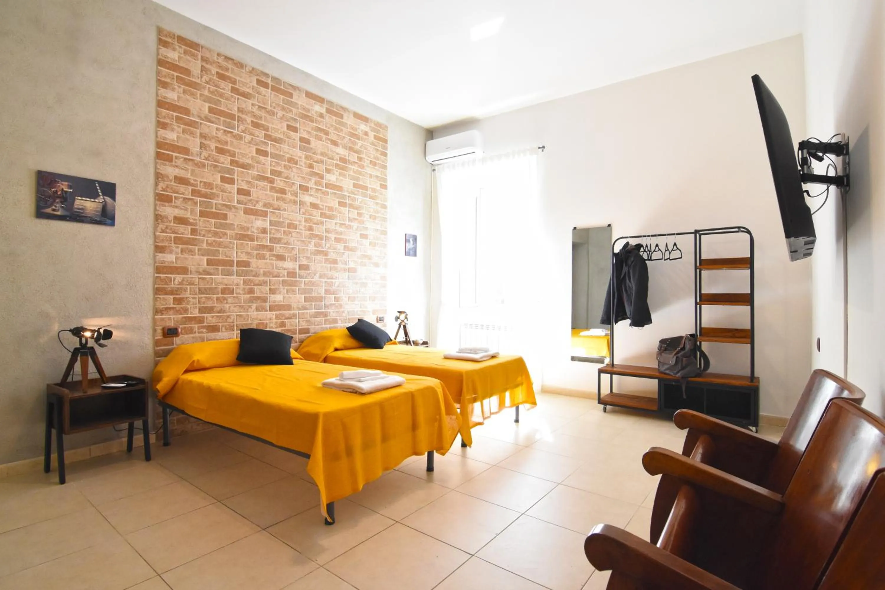 Bed in Napoli Cityscape